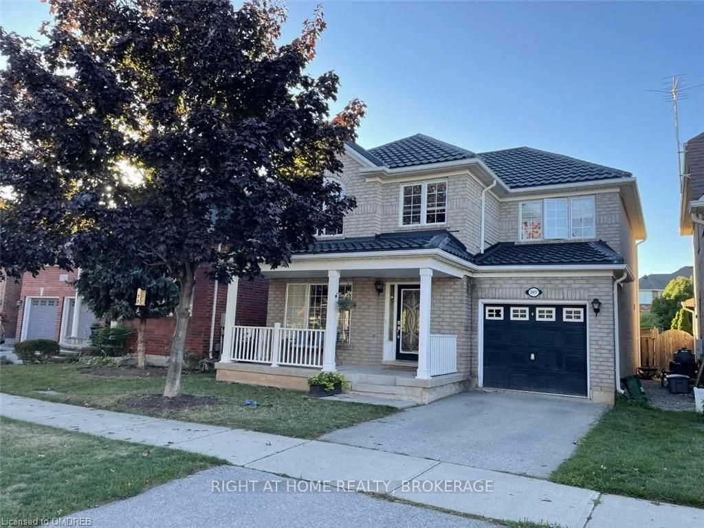 Detached in Oakville