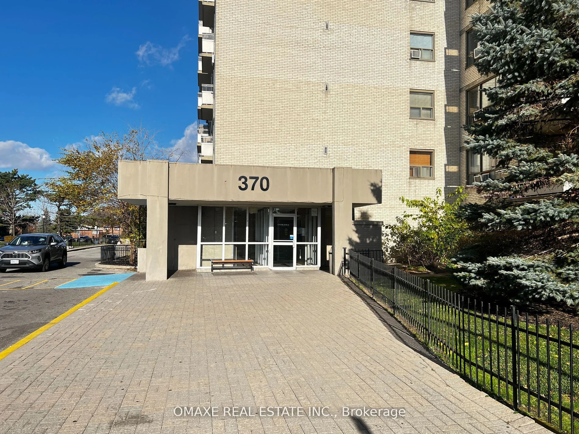 370 Dixon Road 2212, Toronto W09, ON M9R 1T2