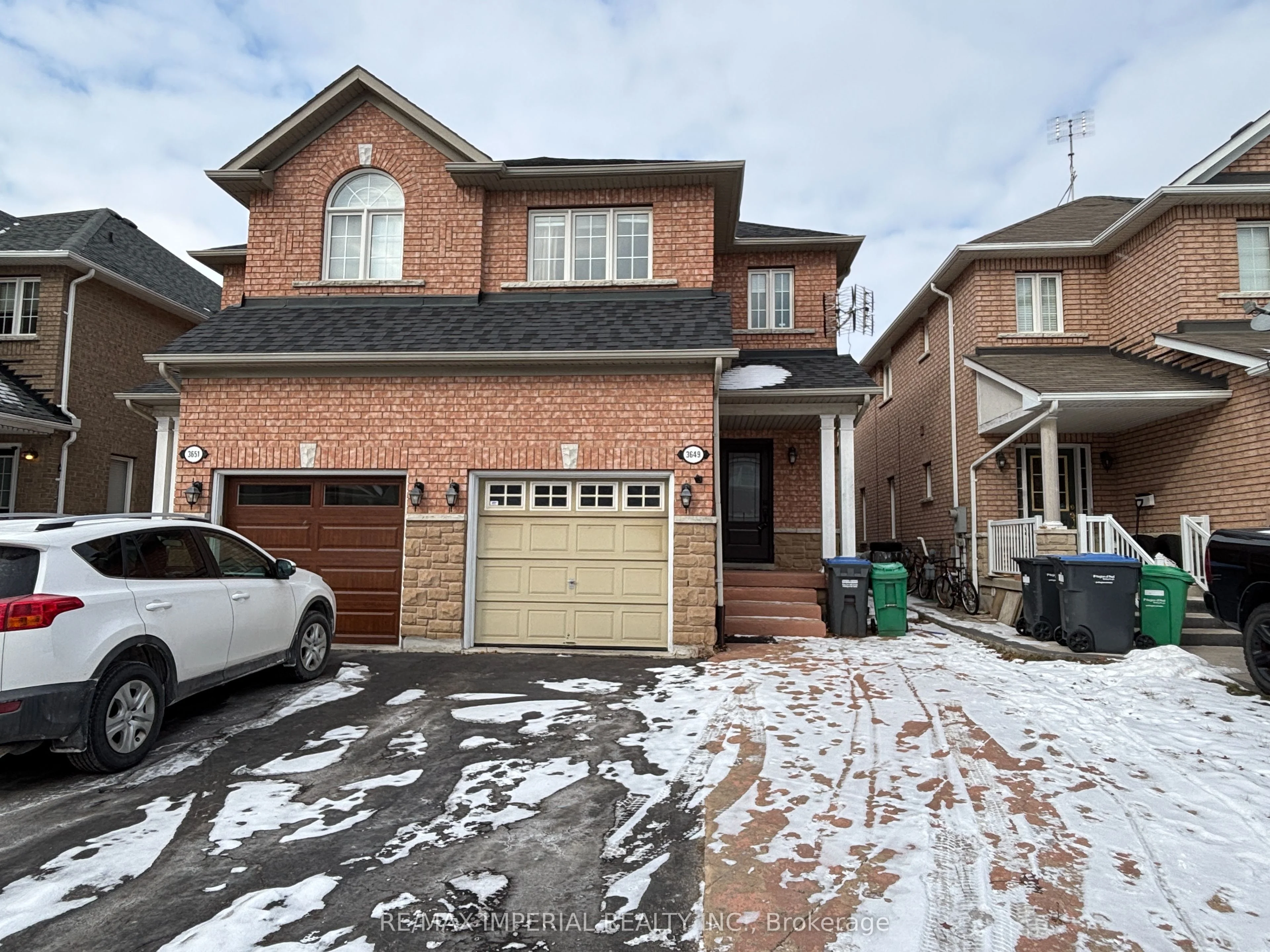 Semi-Detached in Mississauga