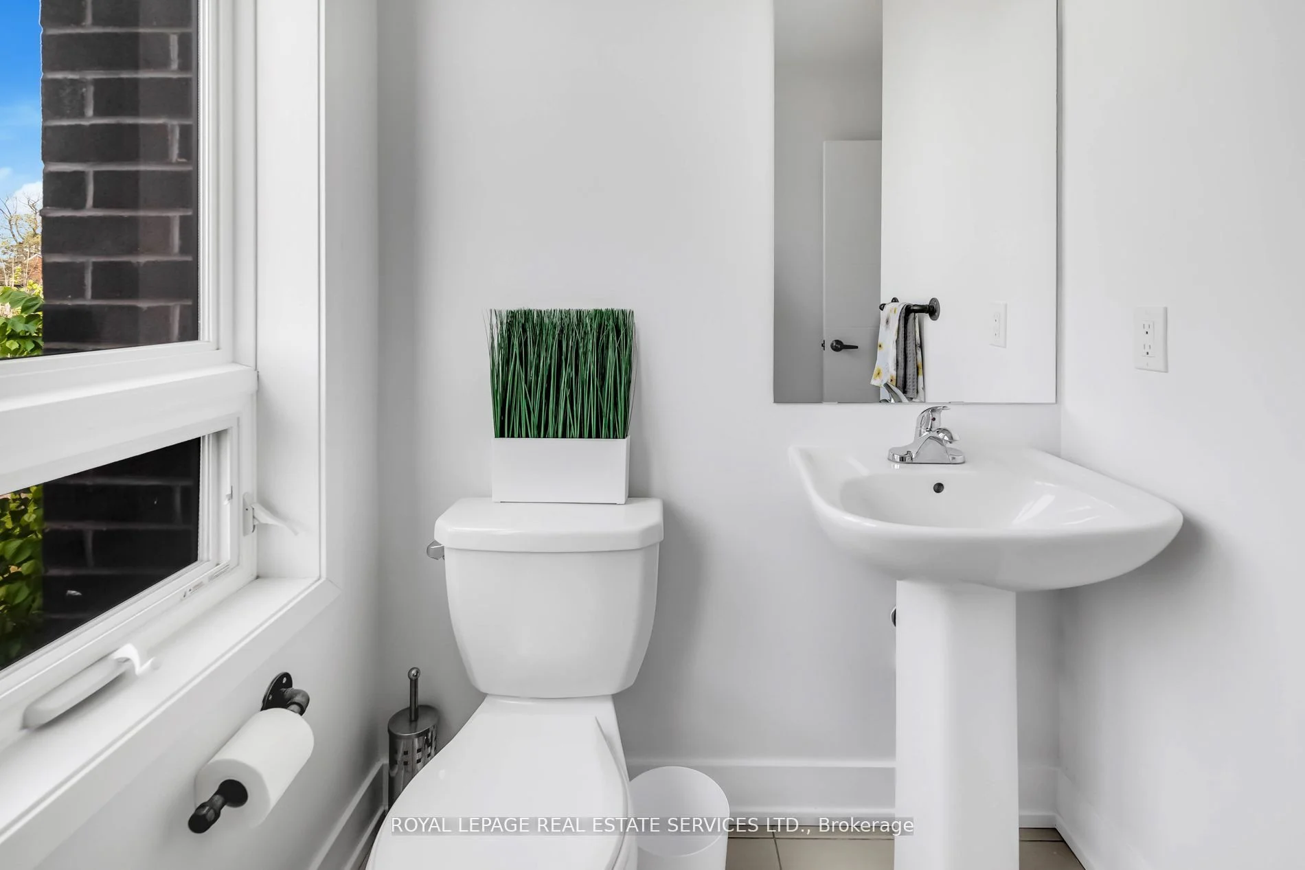 1130 Briar Hill Avenue 308, Toronto W04, ON M6B 0A9