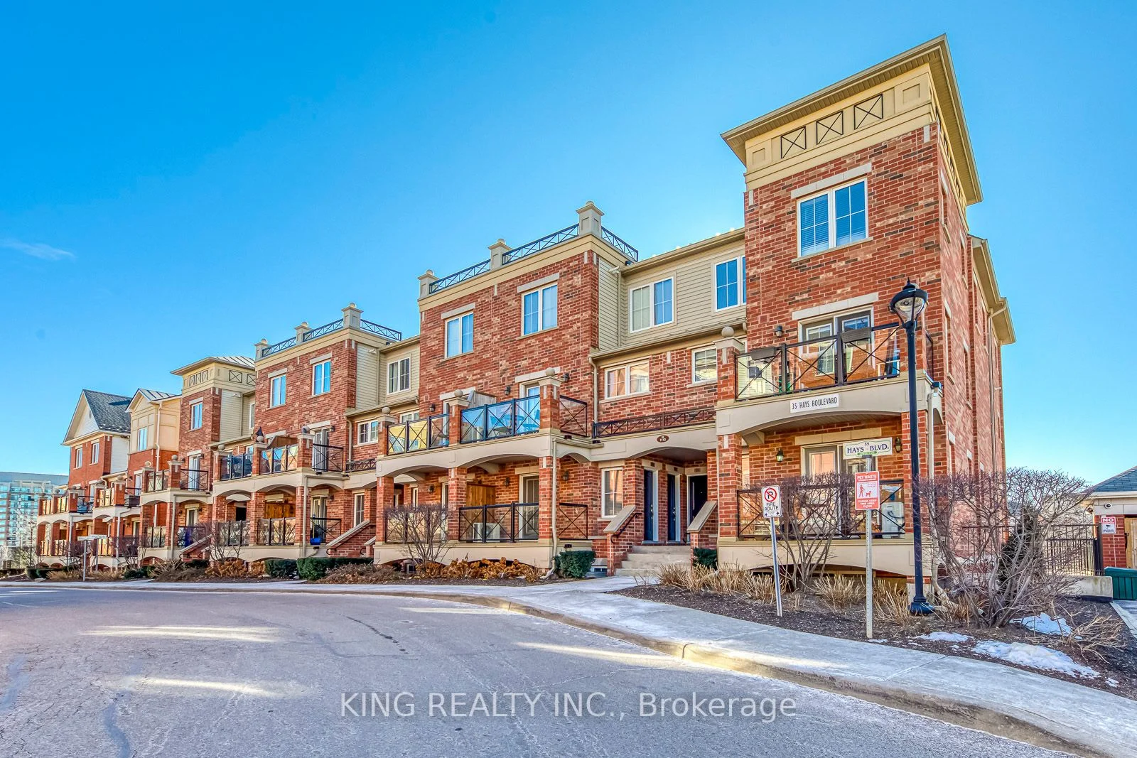 35 Hays Boulevard 8, Oakville, On L6h 0j1