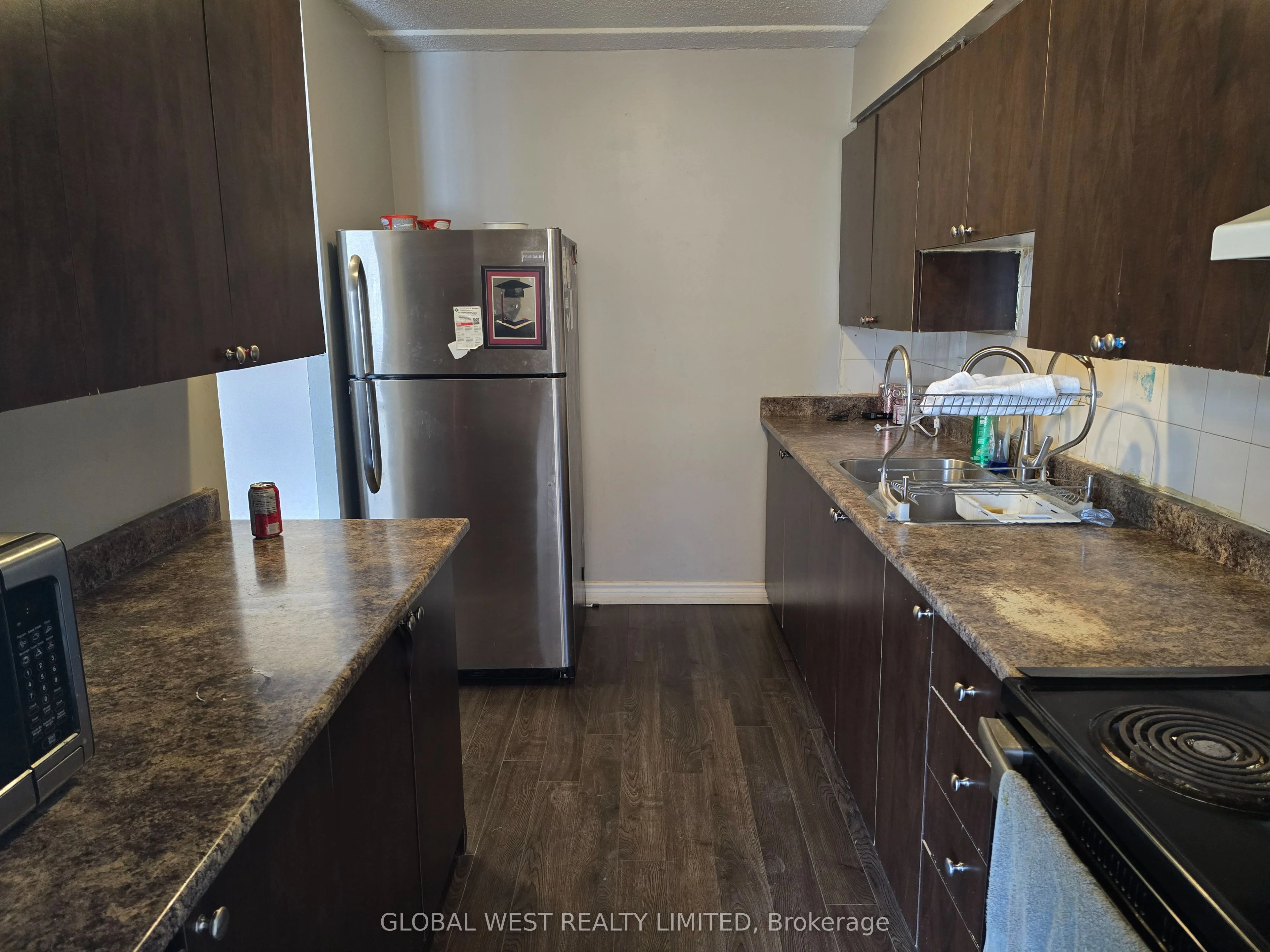 1050 Stainton Drive 124, Mississauga, ON L5C 2T7