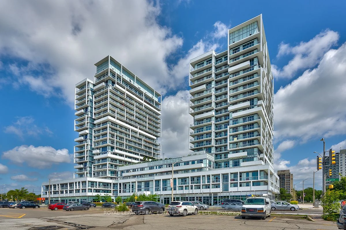 Condo Apartment in Oakville