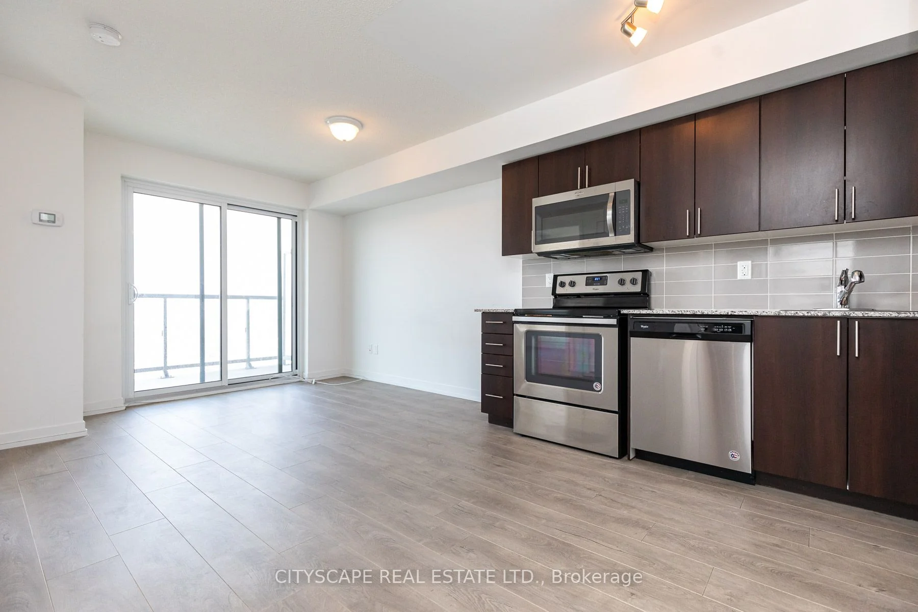 1420 Dupont Street 1505, Toronto W02, ON M6H 2B1