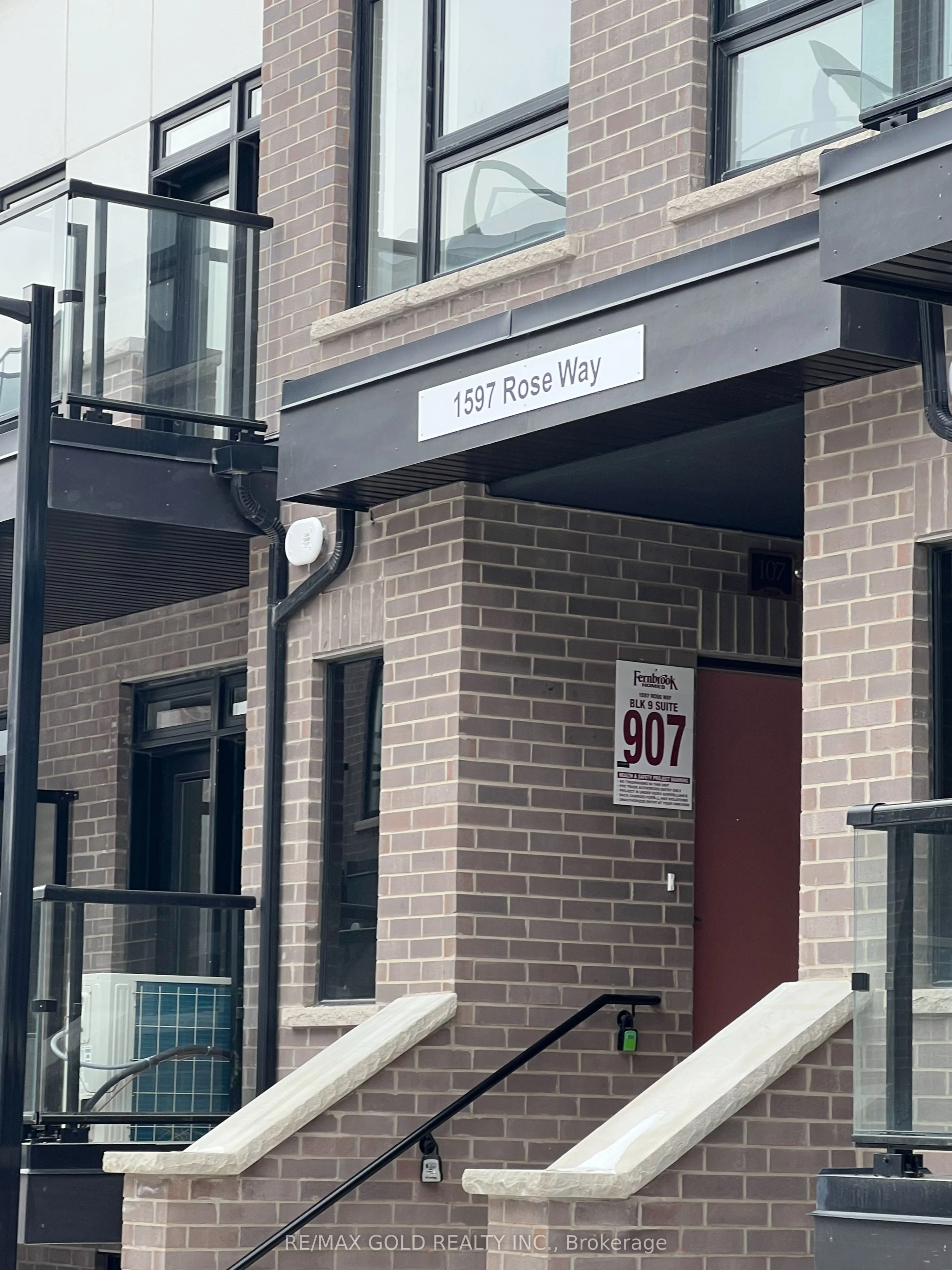 Condo Townhouse in Milton