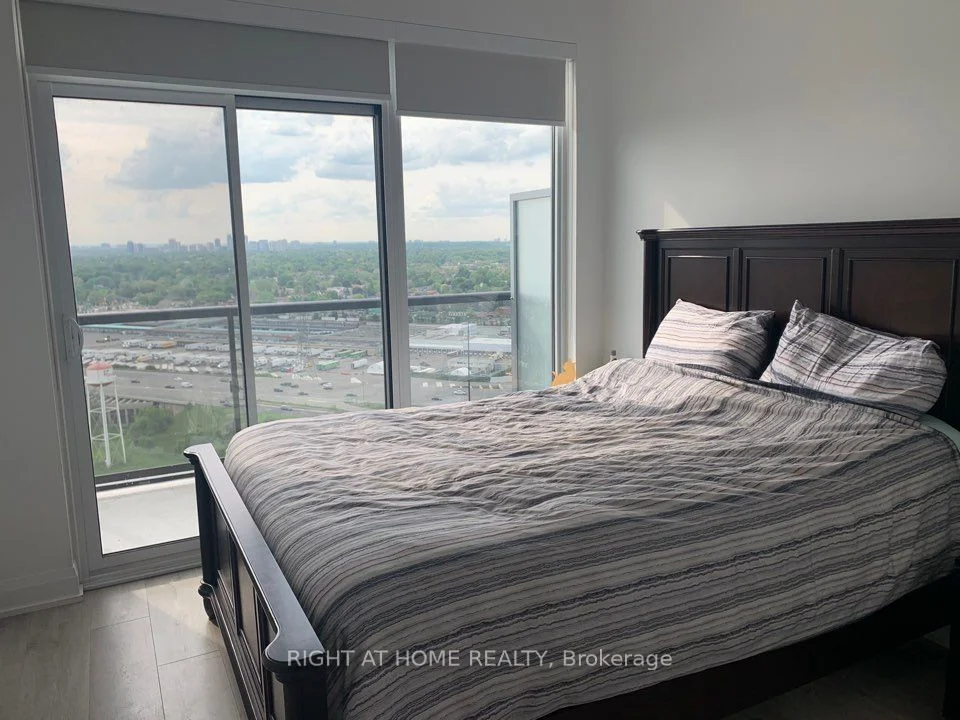 56 ANNIE CRAIG Drive 2807, Toronto W06, ON M8V 0C8