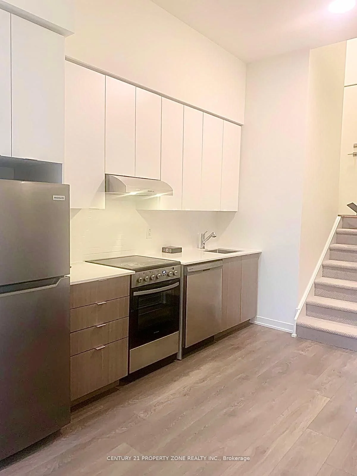 165 Canon Jackson Drive 101, Toronto W04, On M6m 2g1