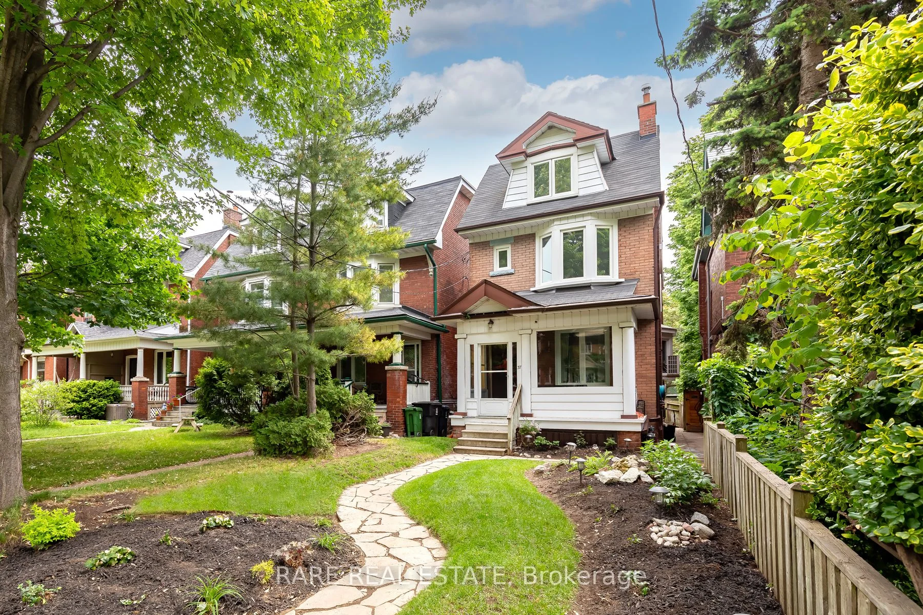 37 Parkway Avenue Lower, Toronto W01, On M6r 1t6