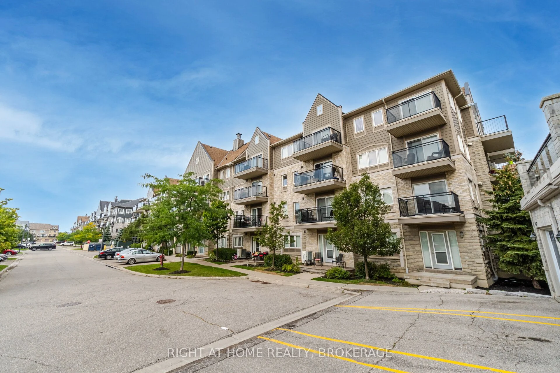 Condo Apartment in Mississauga