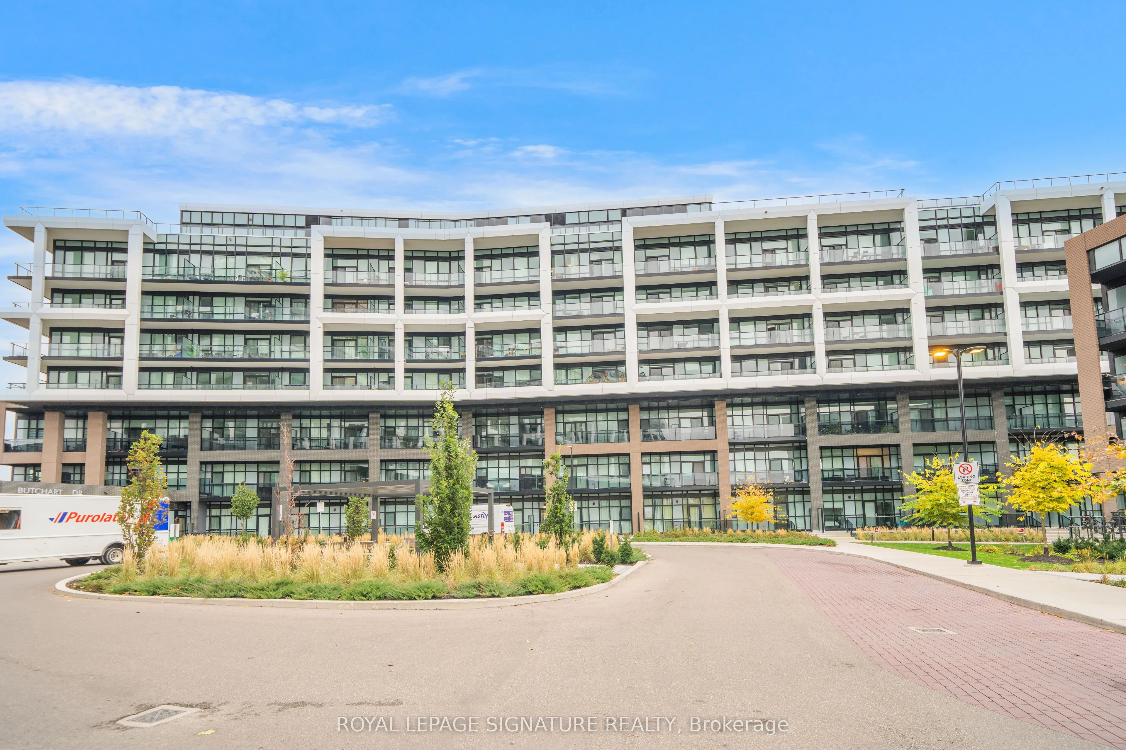 50 George Butchart Drive 202, Toronto W05, On M3k 0c9