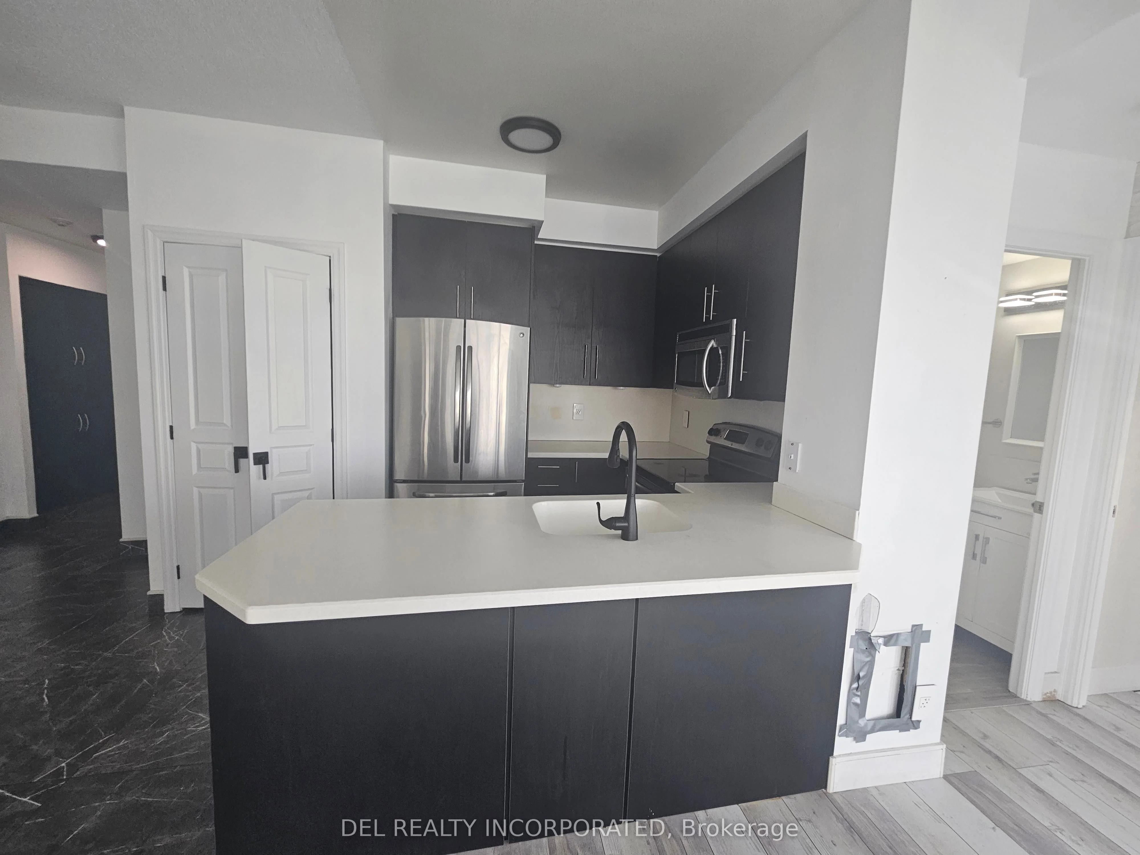 3939 Duke Of York Boulevard 1602, Mississauga, On L5b 4n2