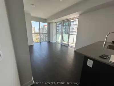 4085 Parkside Village Drive, Mississauga, On L5b 0k9