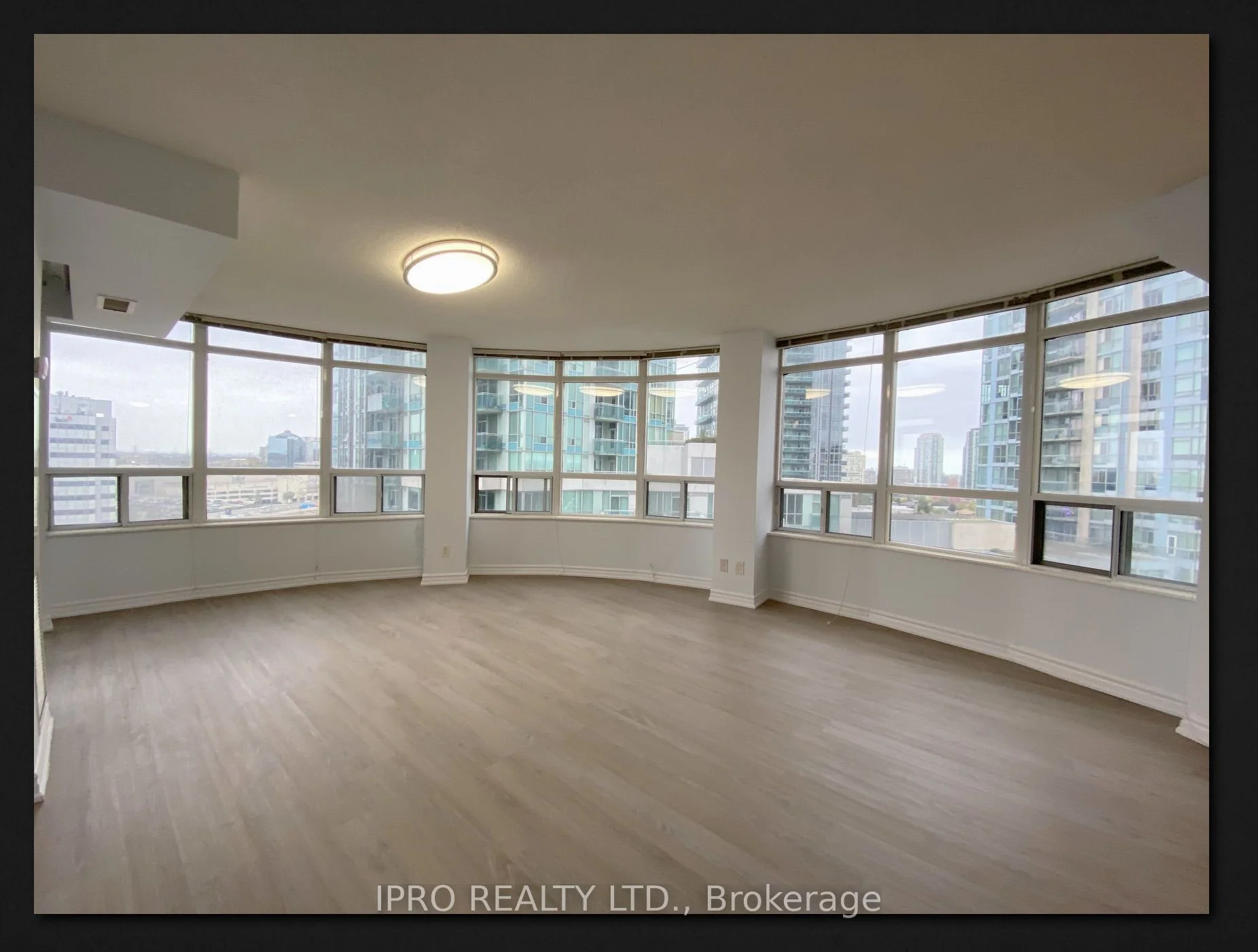 Condo Apartment in Mississauga