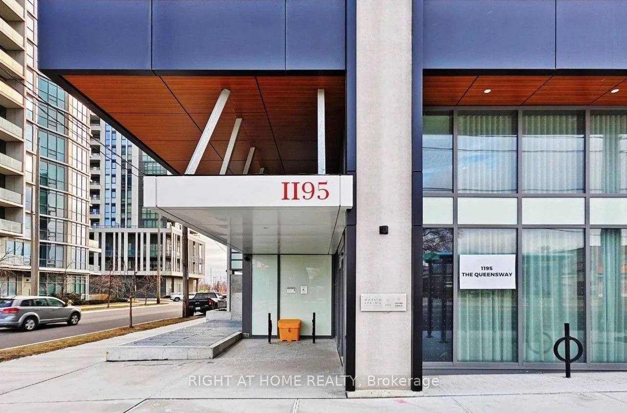 #704 1195 The Queensway, Toronto W08, On, M8z 0h1