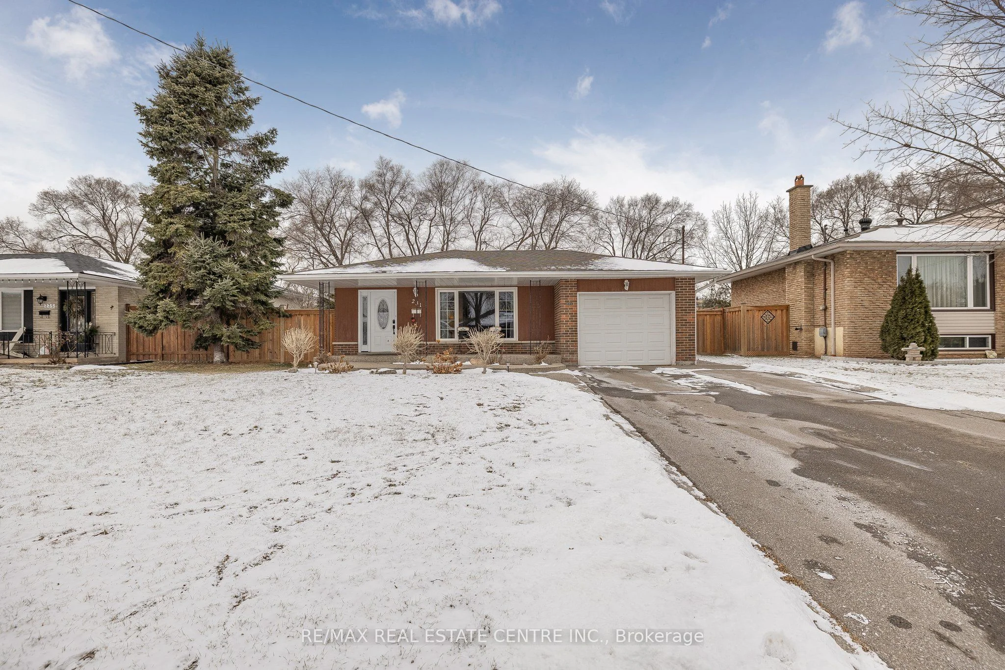 Detached in Oakville