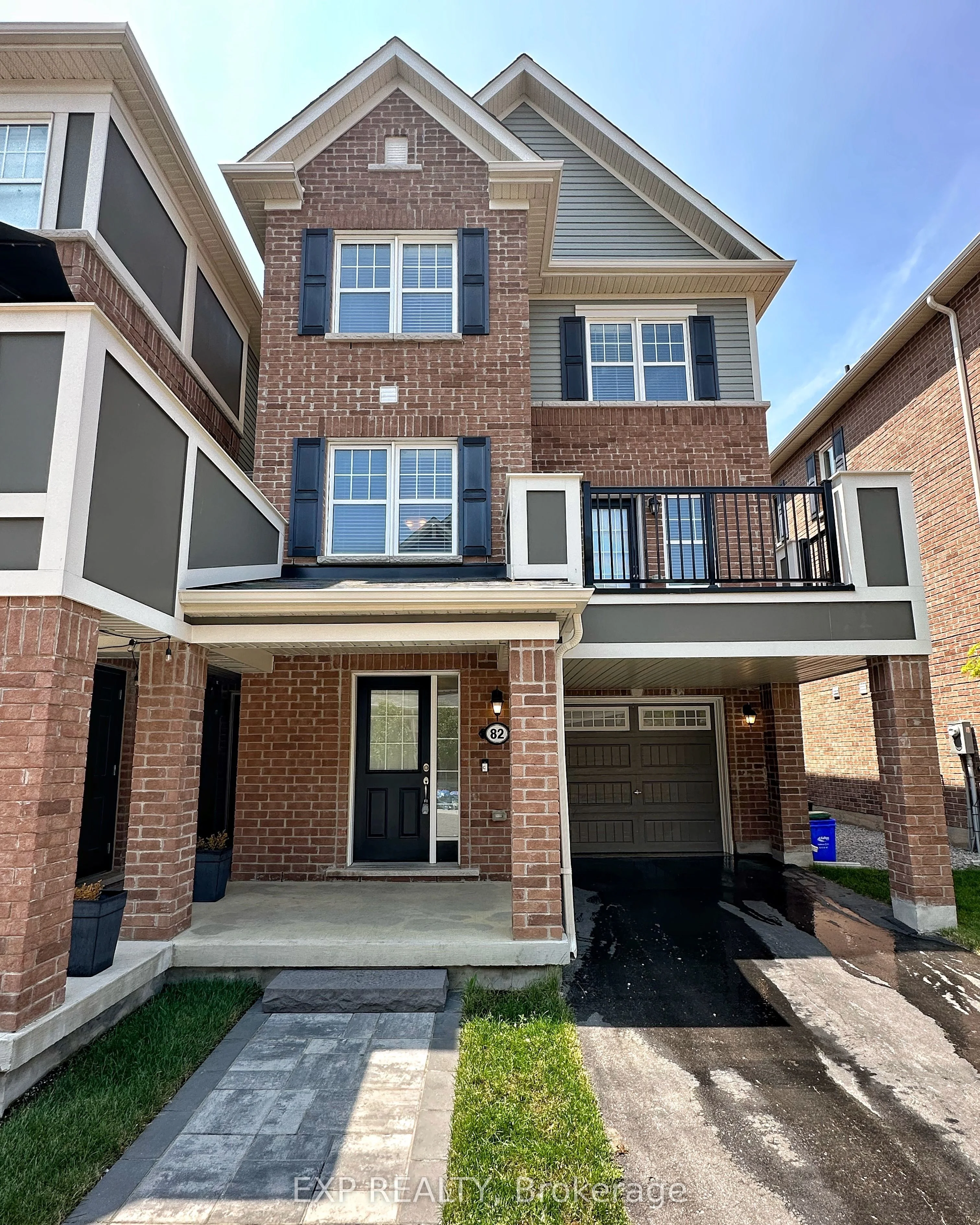 Att/Row/Townhouse in Milton