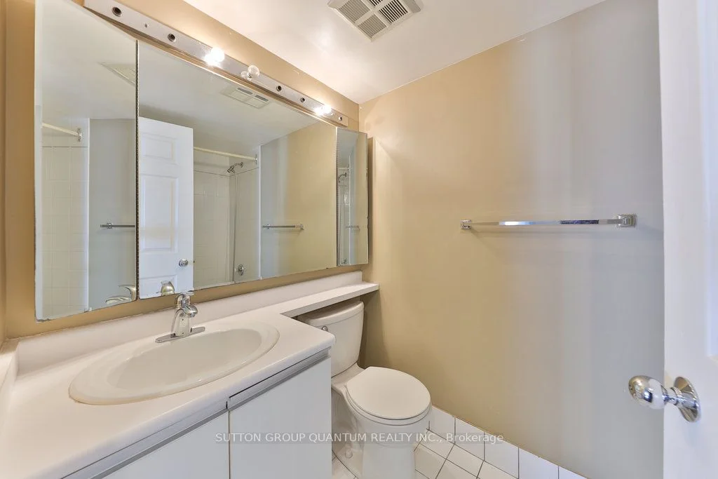 335 Webb Drive 1604, Mississauga, ON L5B 4A1