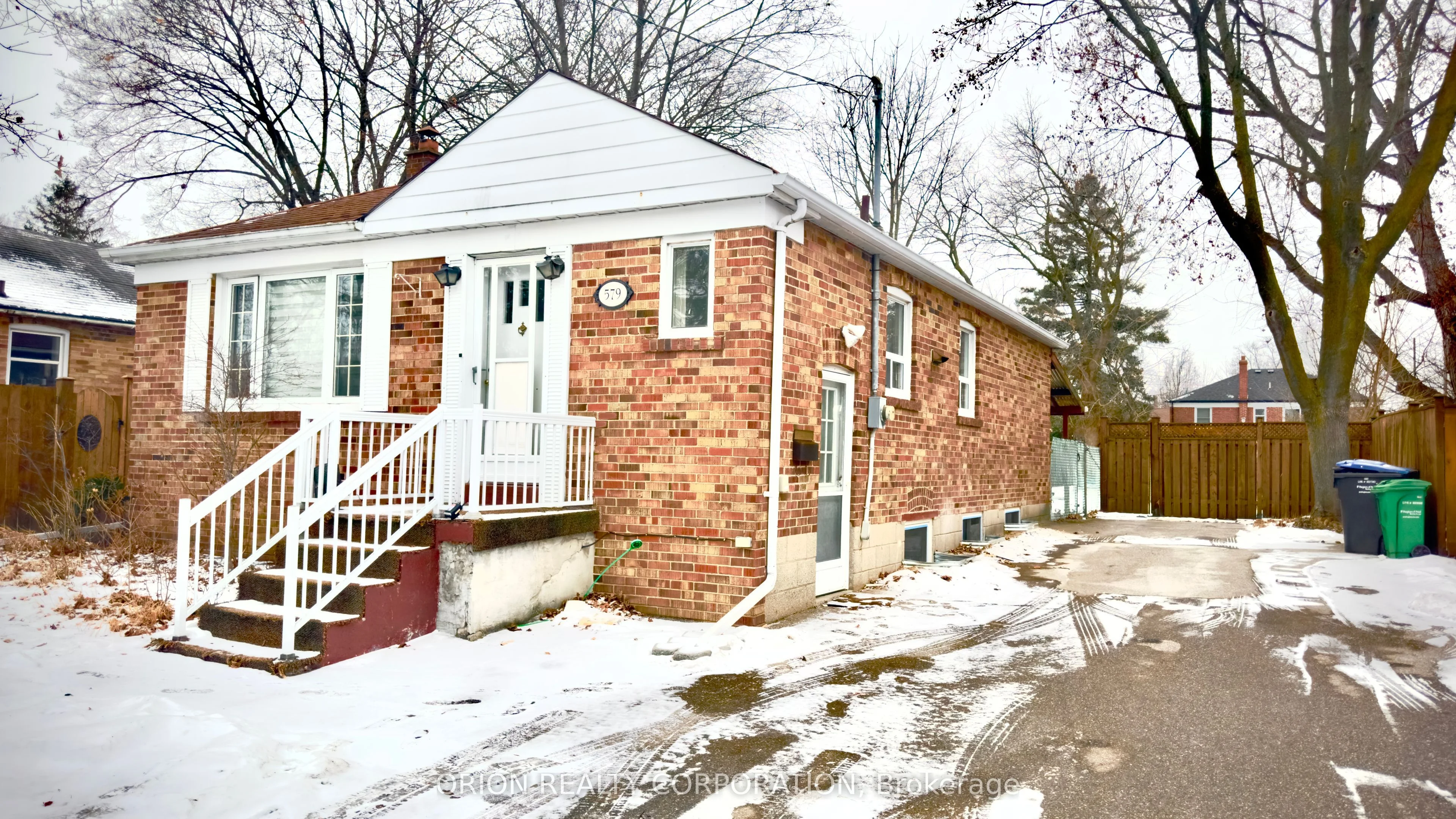 579 Drymen Crescent # Upper, Mississauga, On L5g 2n9