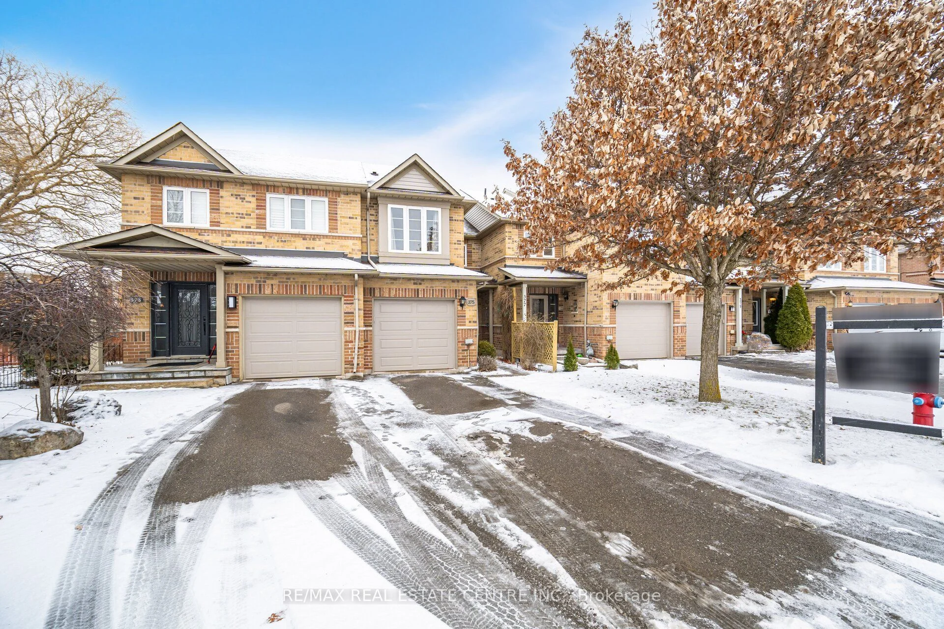 Att/Row/Townhouse in Oakville