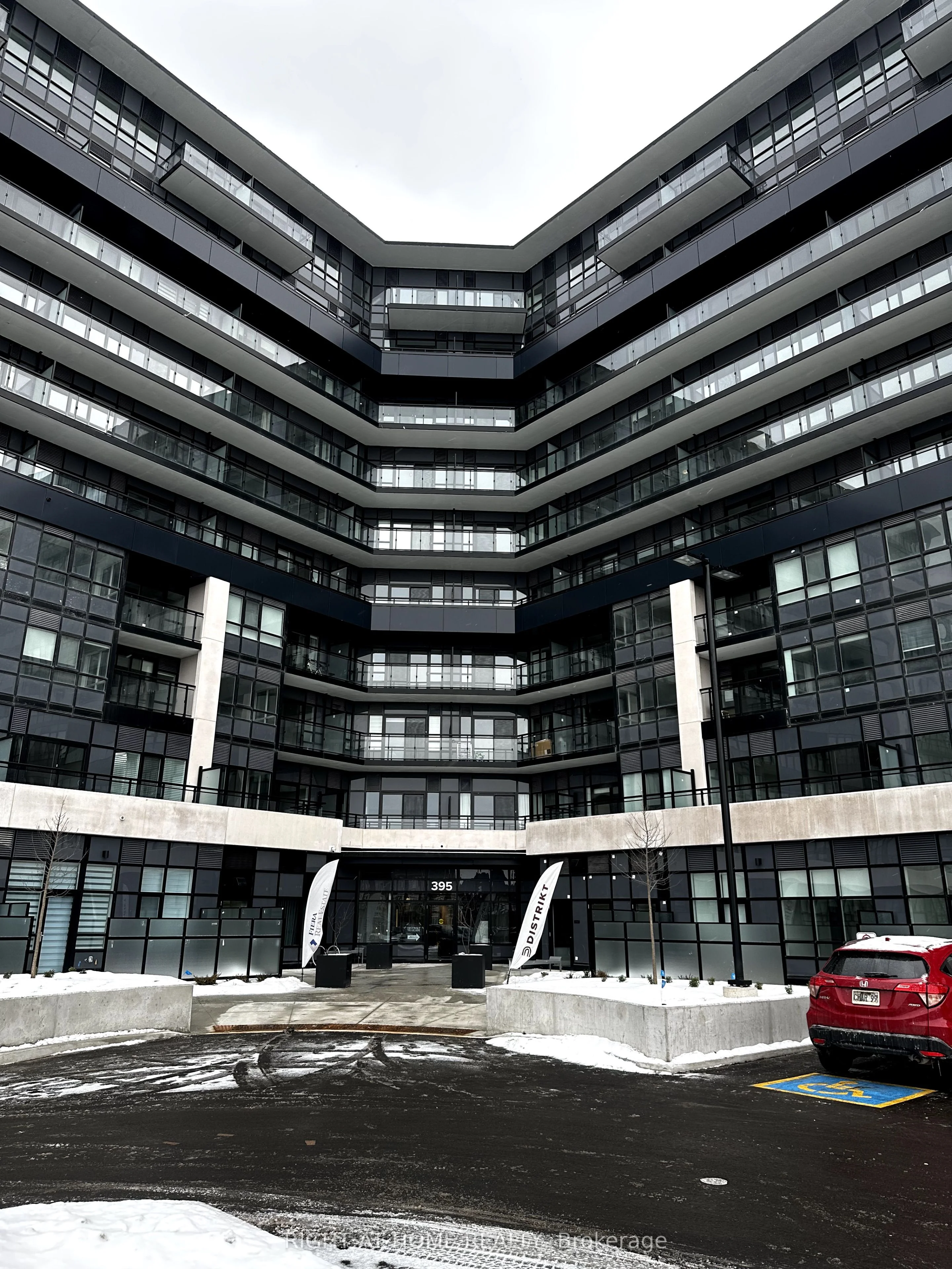 395 Dundas Street W 334, Oakville, On L6m 0r8