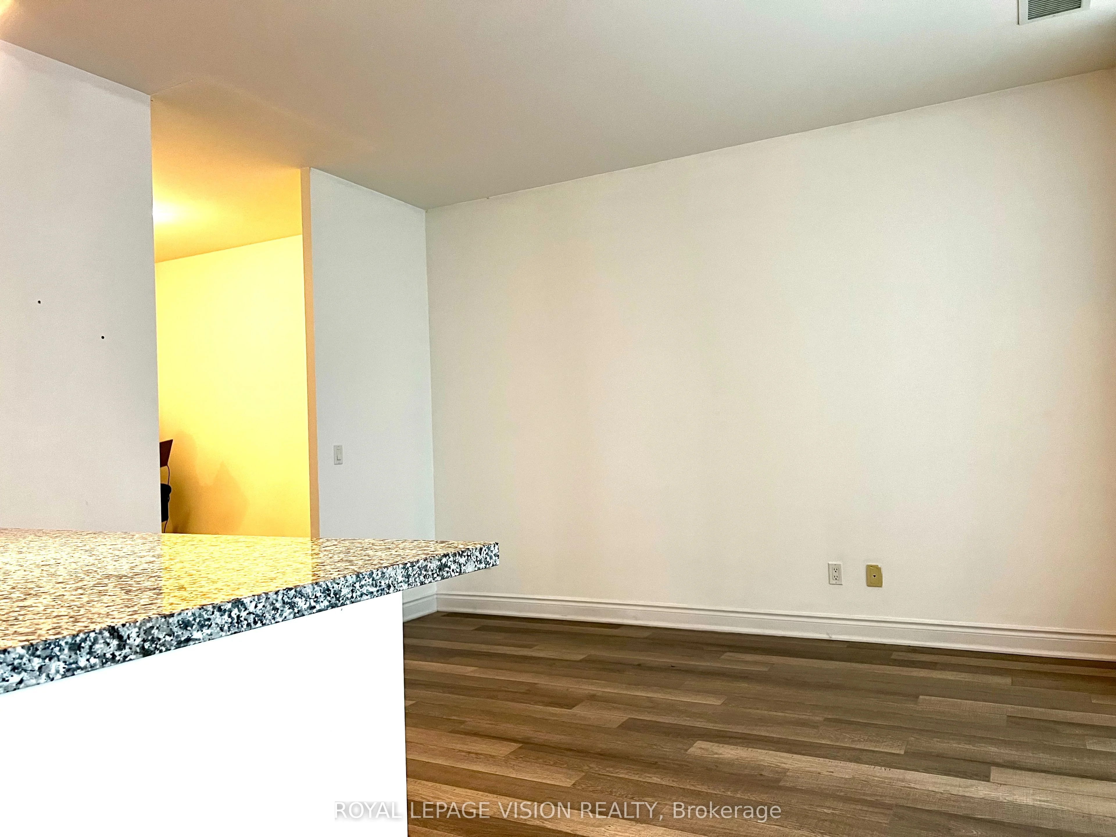 80 Marine Parade Drive 426, Toronto W06, ON M8V 4B4