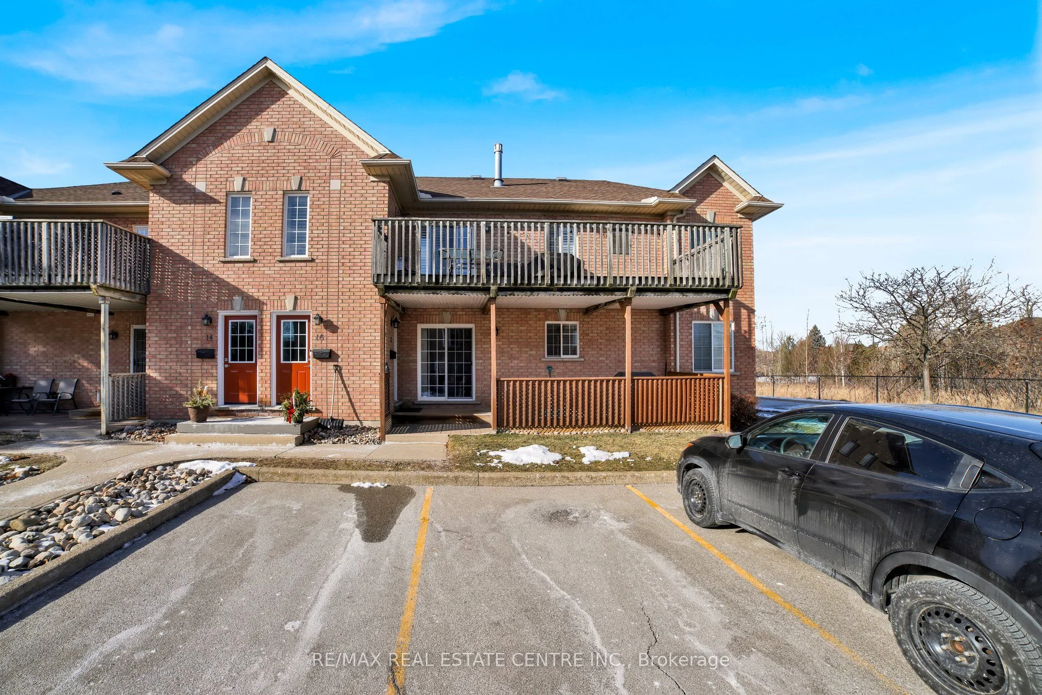 Condo Townhouse in Burlington