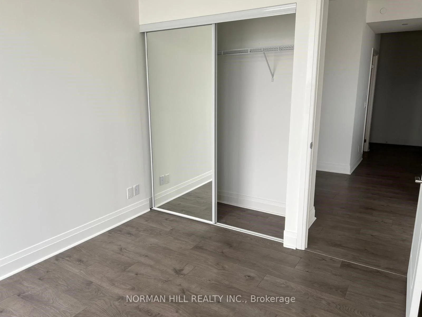15 Zorra Street 807, Toronto W08, ON M8Z 0C1