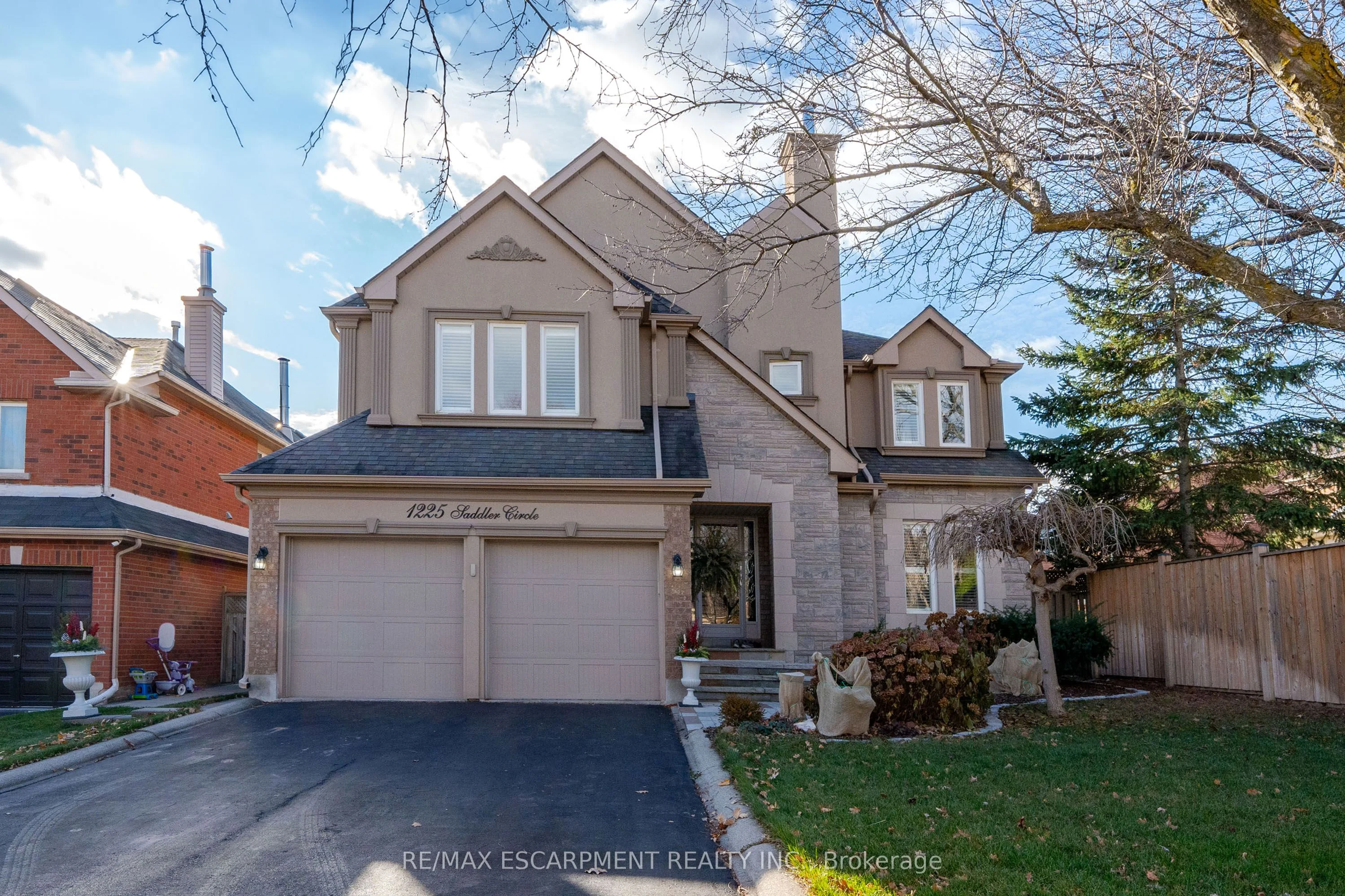 Detached in Oakville