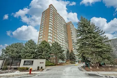 Condo Apartment in Burlington
