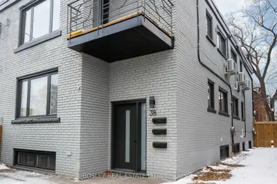 38 Penhurst Avenue 1, Toronto W07, On M8y 3a8