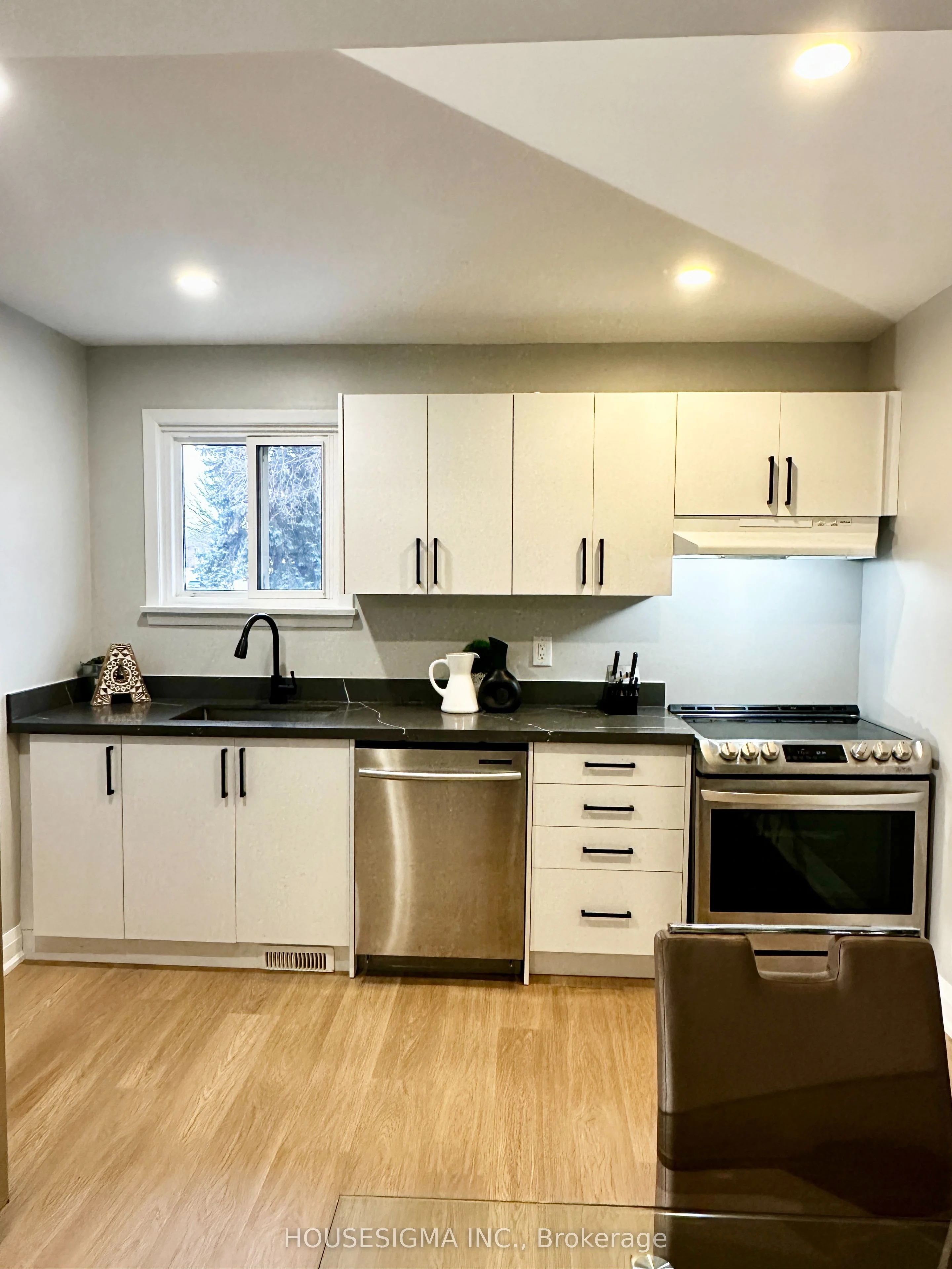 1529 Royal York Road Main #1, Toronto W09, ON M9P 3B8