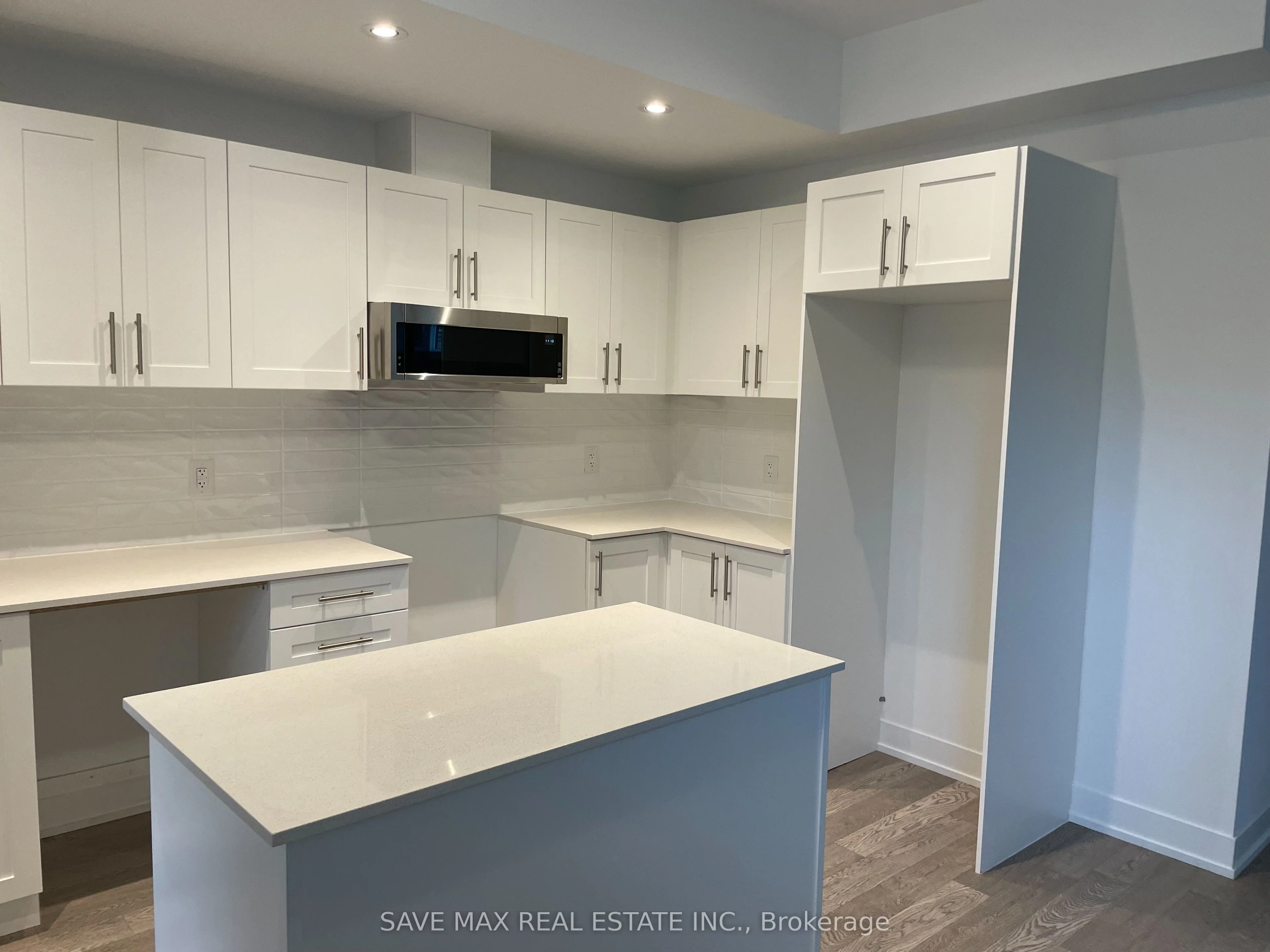 1085 Douglas Mccurdy Comm Road 113, Mississauga, ON L5G 0C6