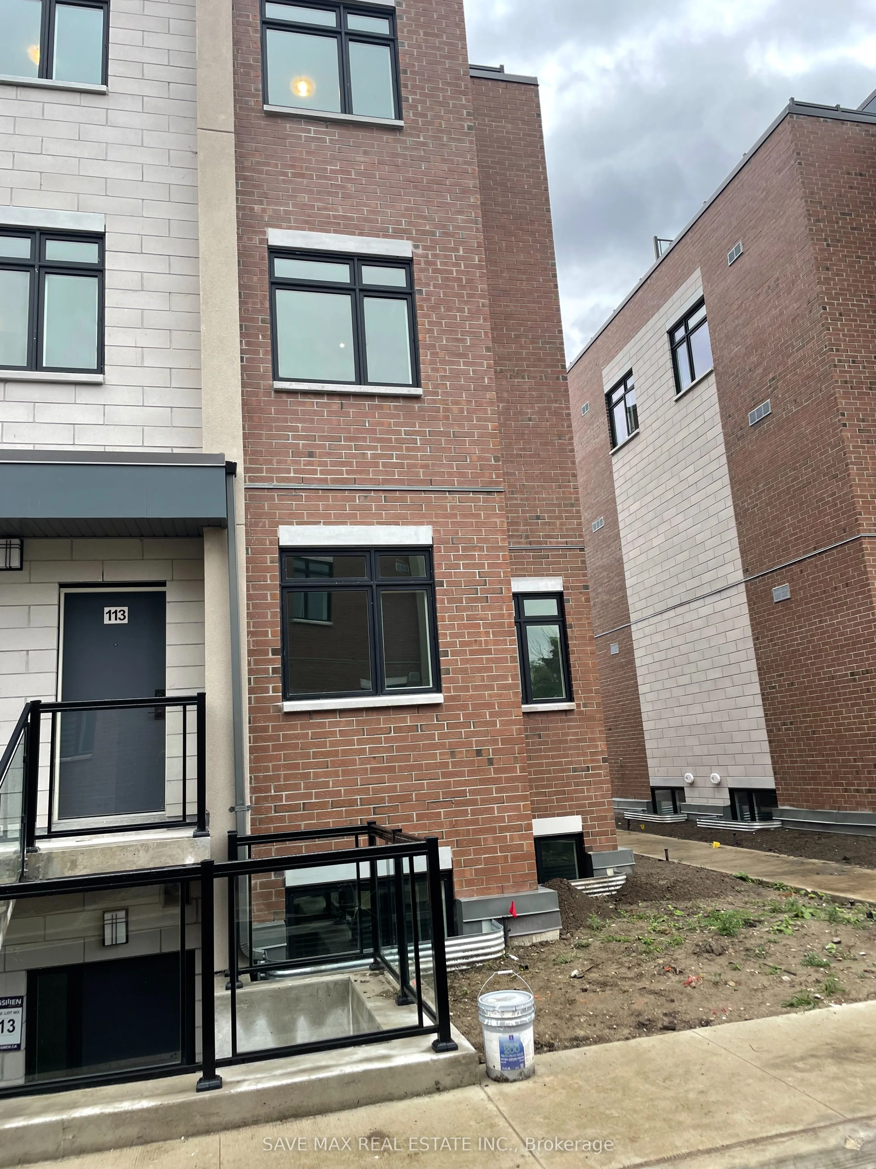 Condo Townhouse in Mississauga