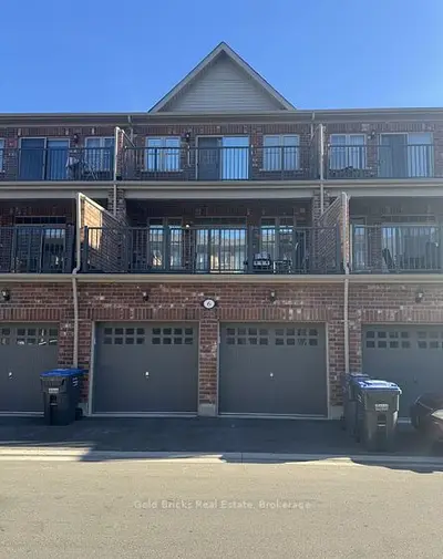 Att/Row/Townhouse in Brampton