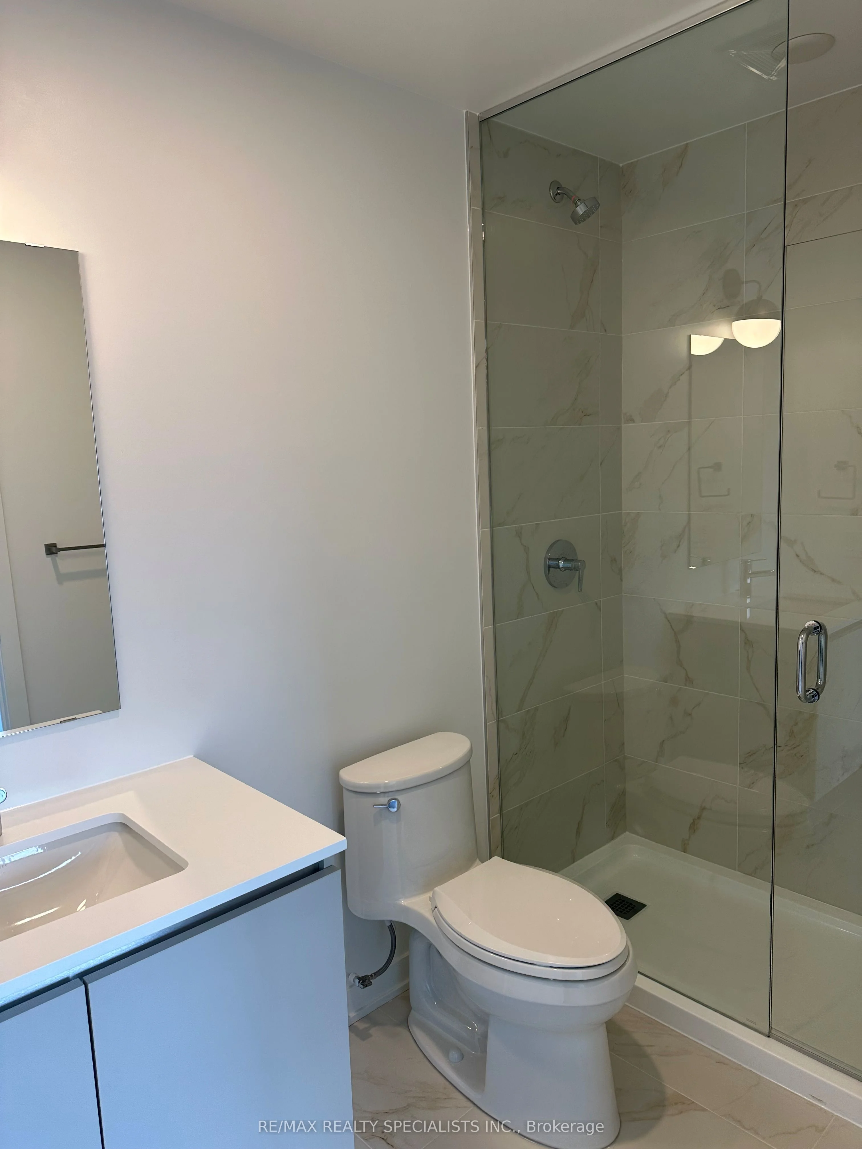 395 Dundas Street W 103, Oakville, ON L6M 4M2