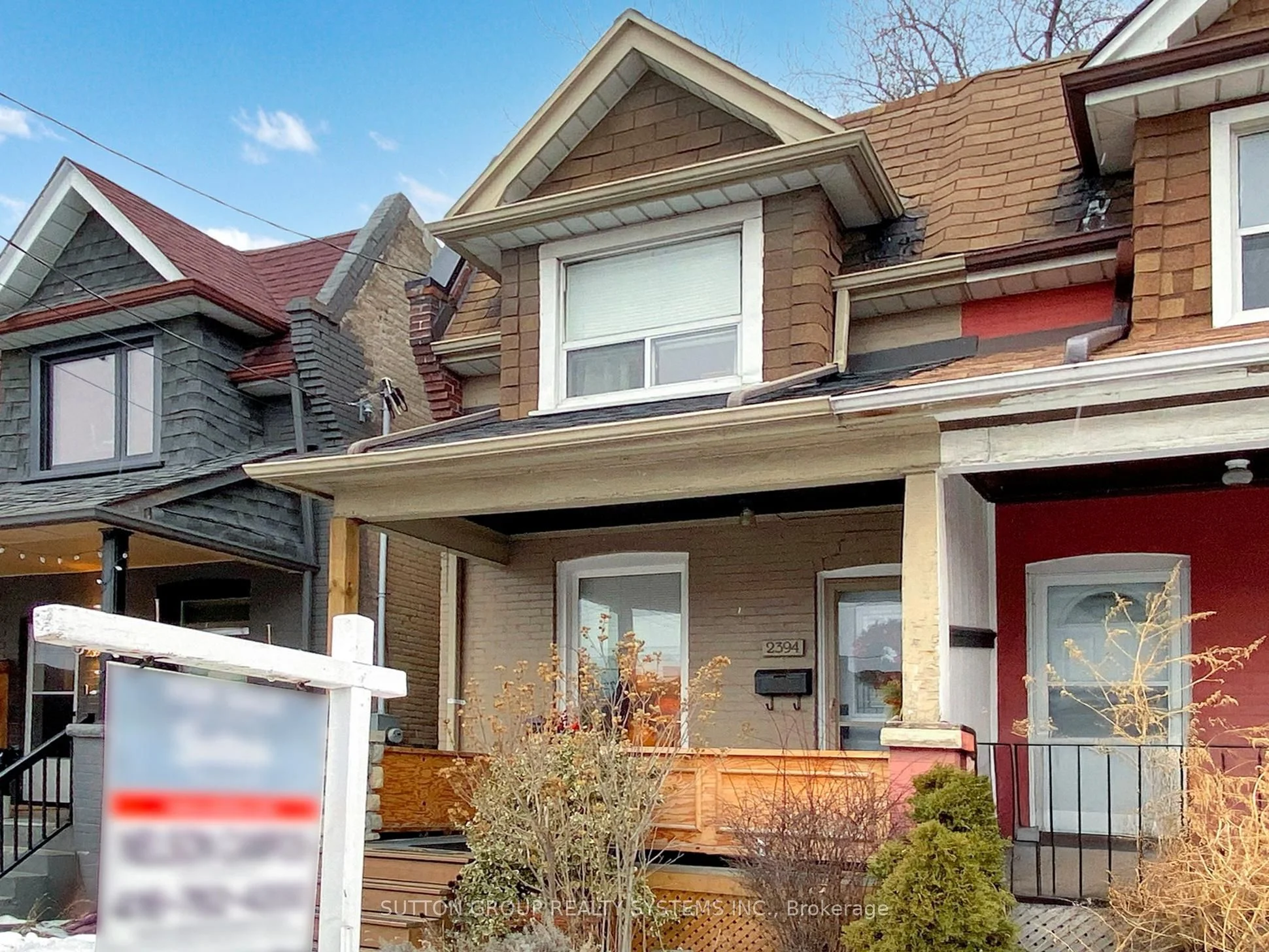 2394 St Clair Avenue W, Toronto W02, On M6n 1l1