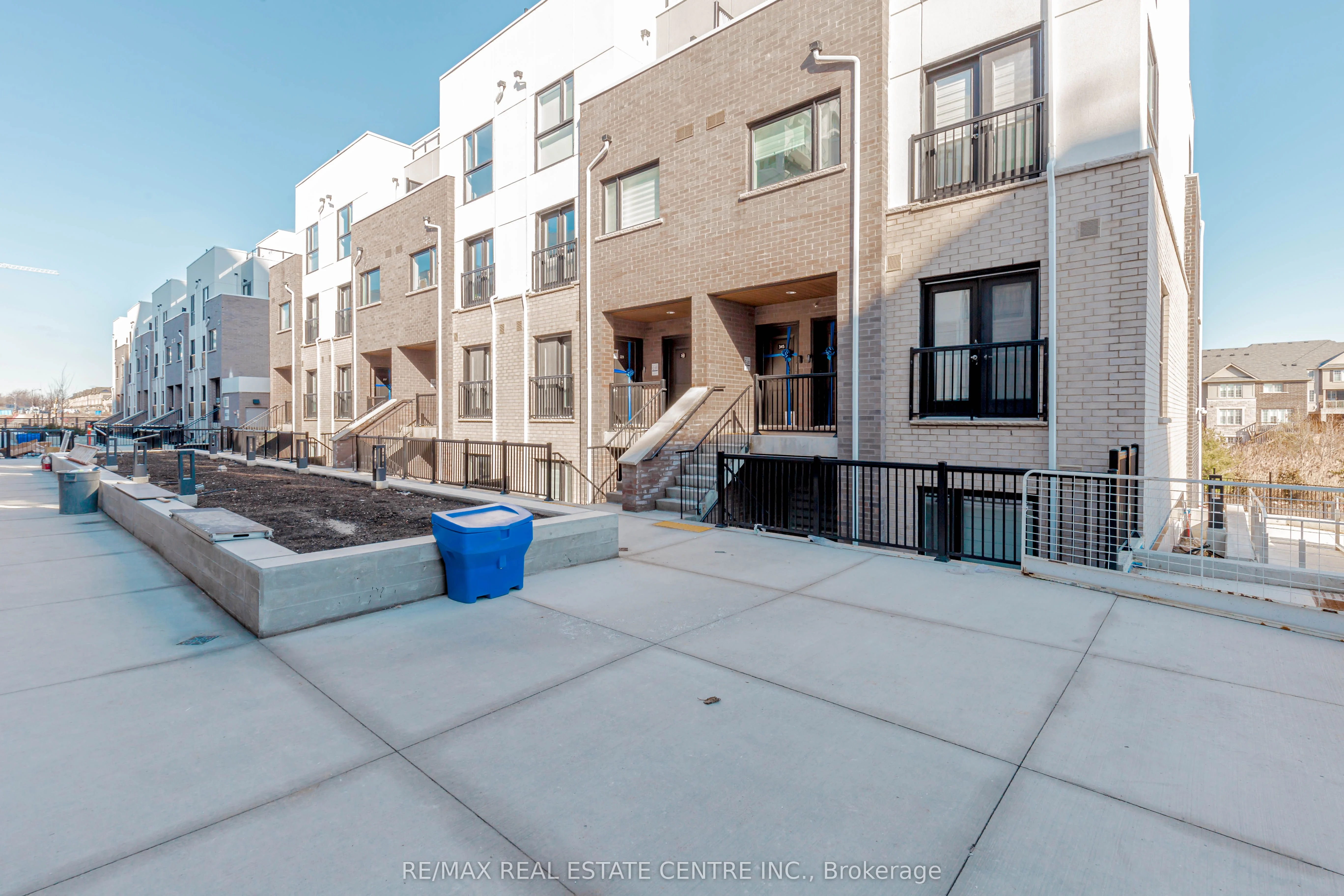 Condo Apartment in Oakville