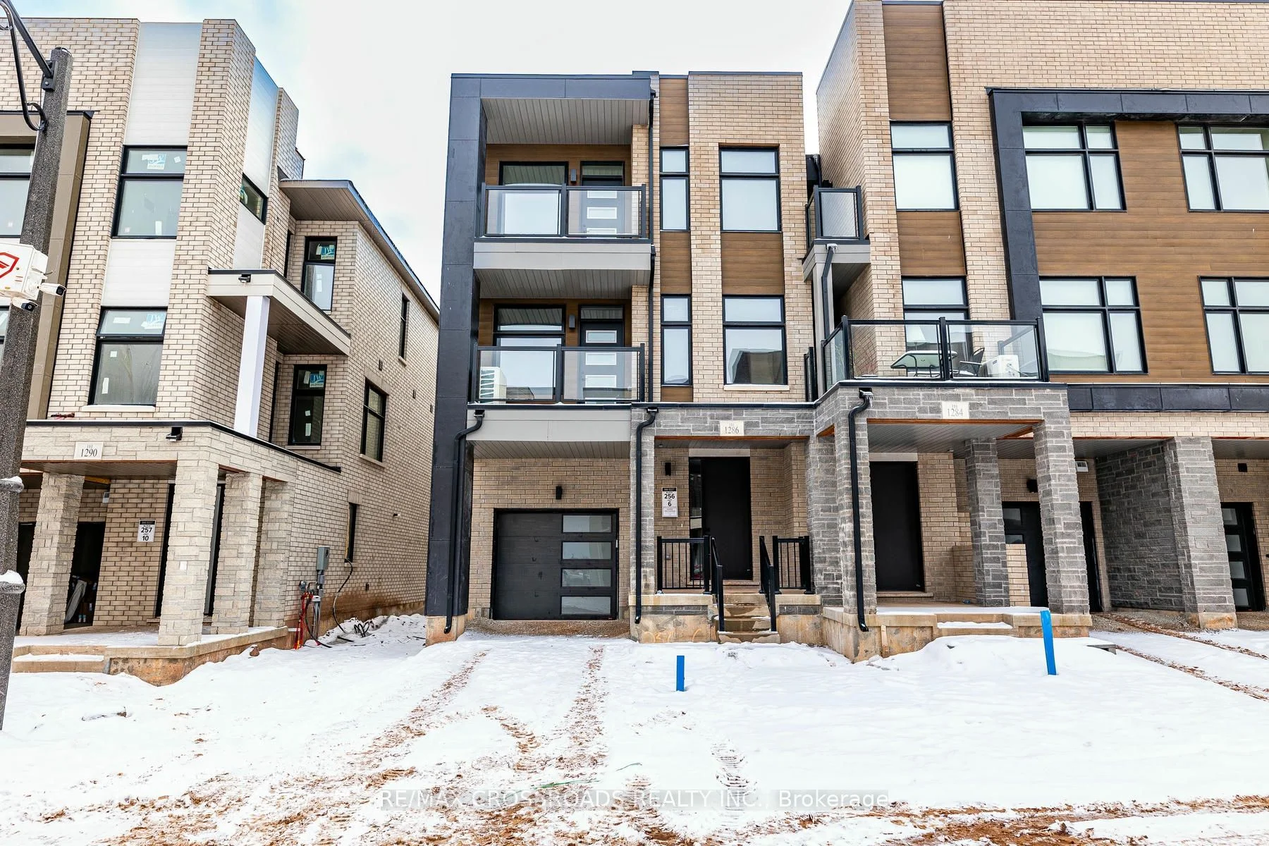 Att/Row/Townhouse in Oakville