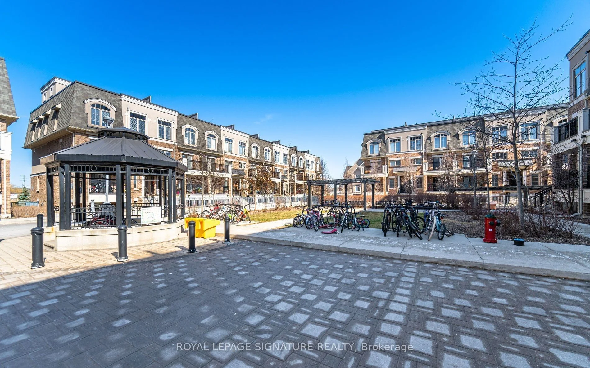Condo Townhouse in Oakville