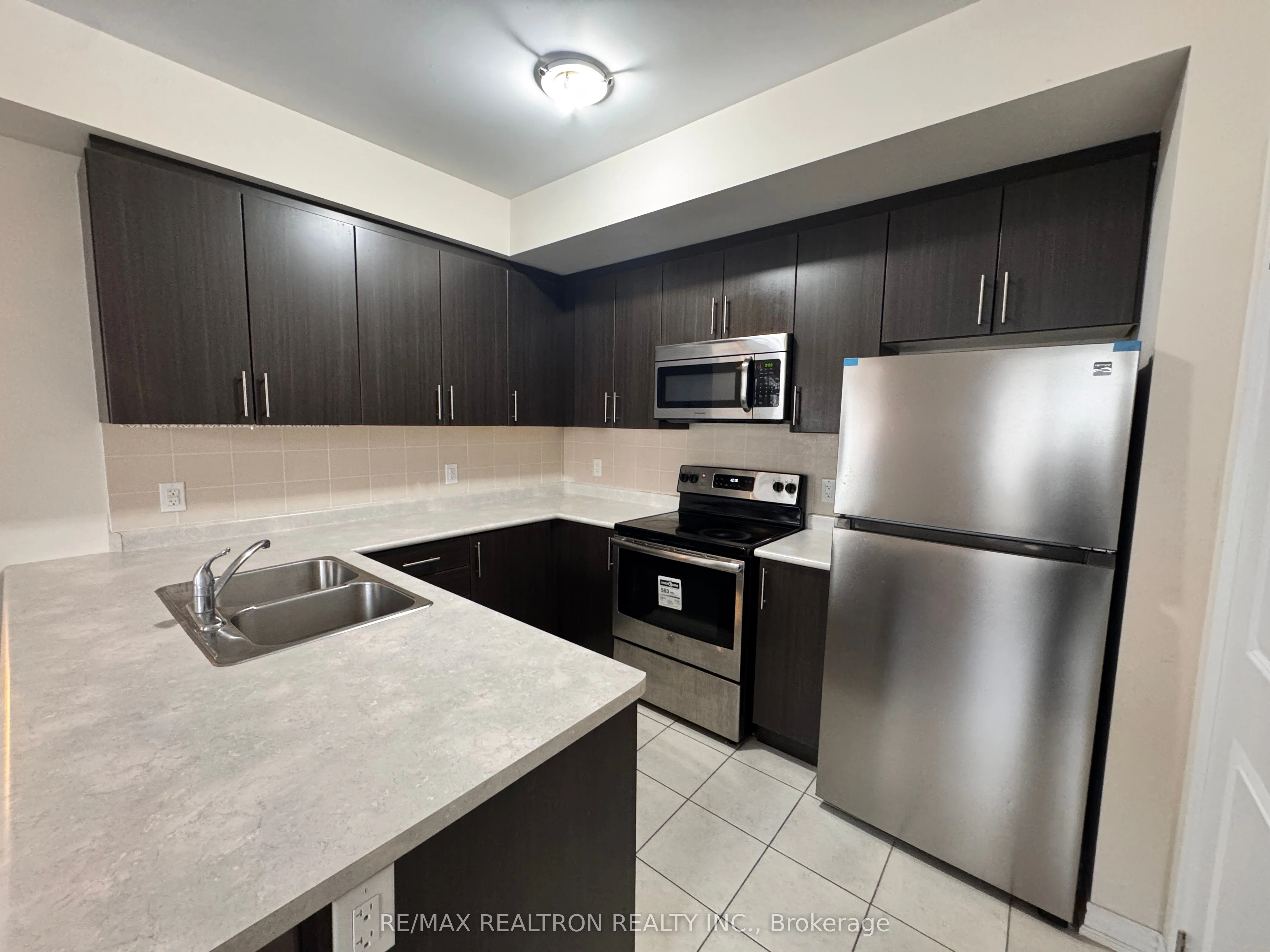276 Gatwick Drive 201, Oakville, On L6h 6m9