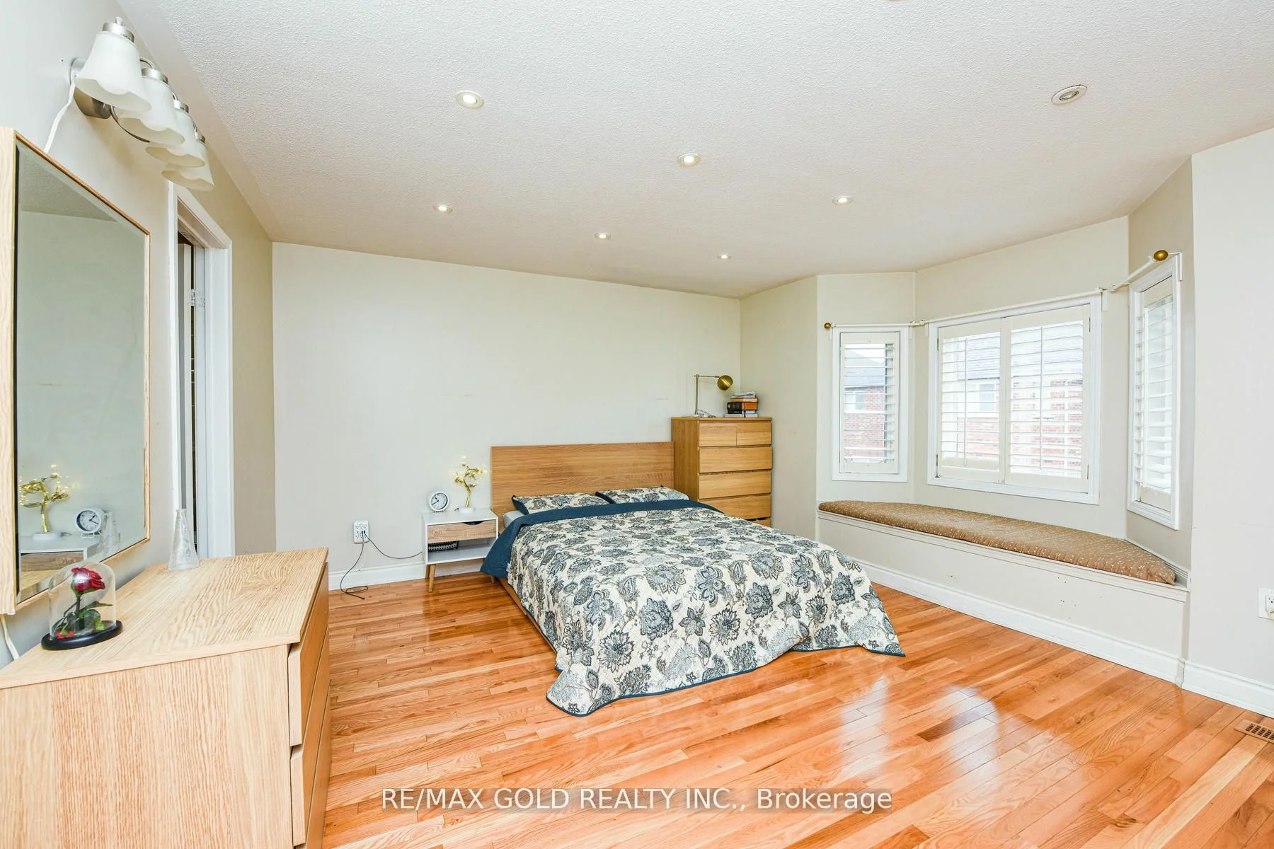 949 Flute Way, Mississauga, ON L5W 1S7