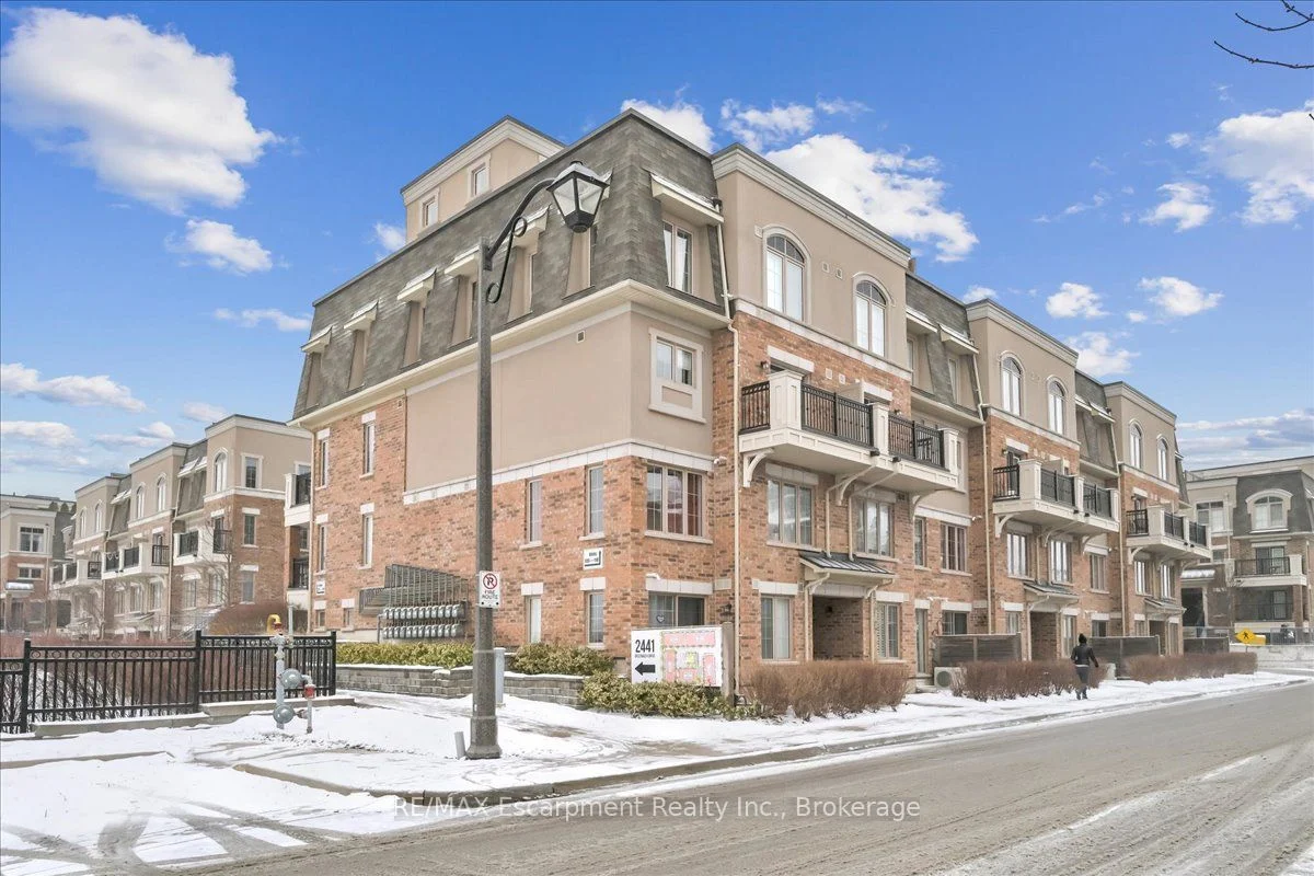 2441 Greenwich Drive 64, Oakville, On L6m 0s3