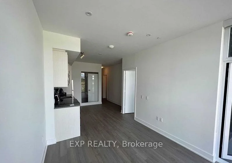 60 George Butchart Drive 305, Toronto W05, On M3k 2c5