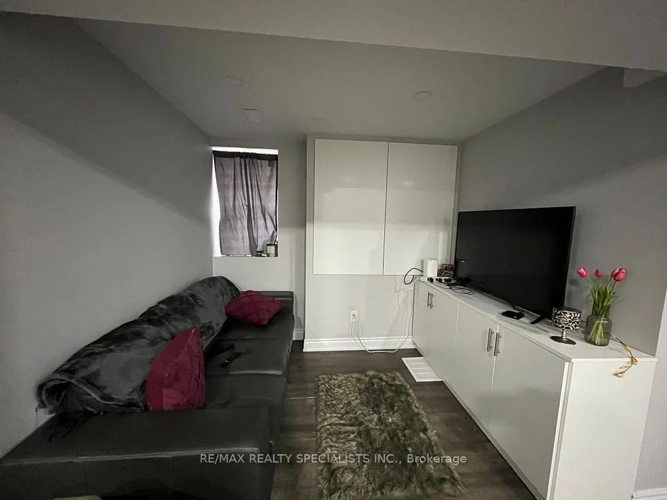 7115 Spyglass Crescent, Mississauga, On L5n 7h2