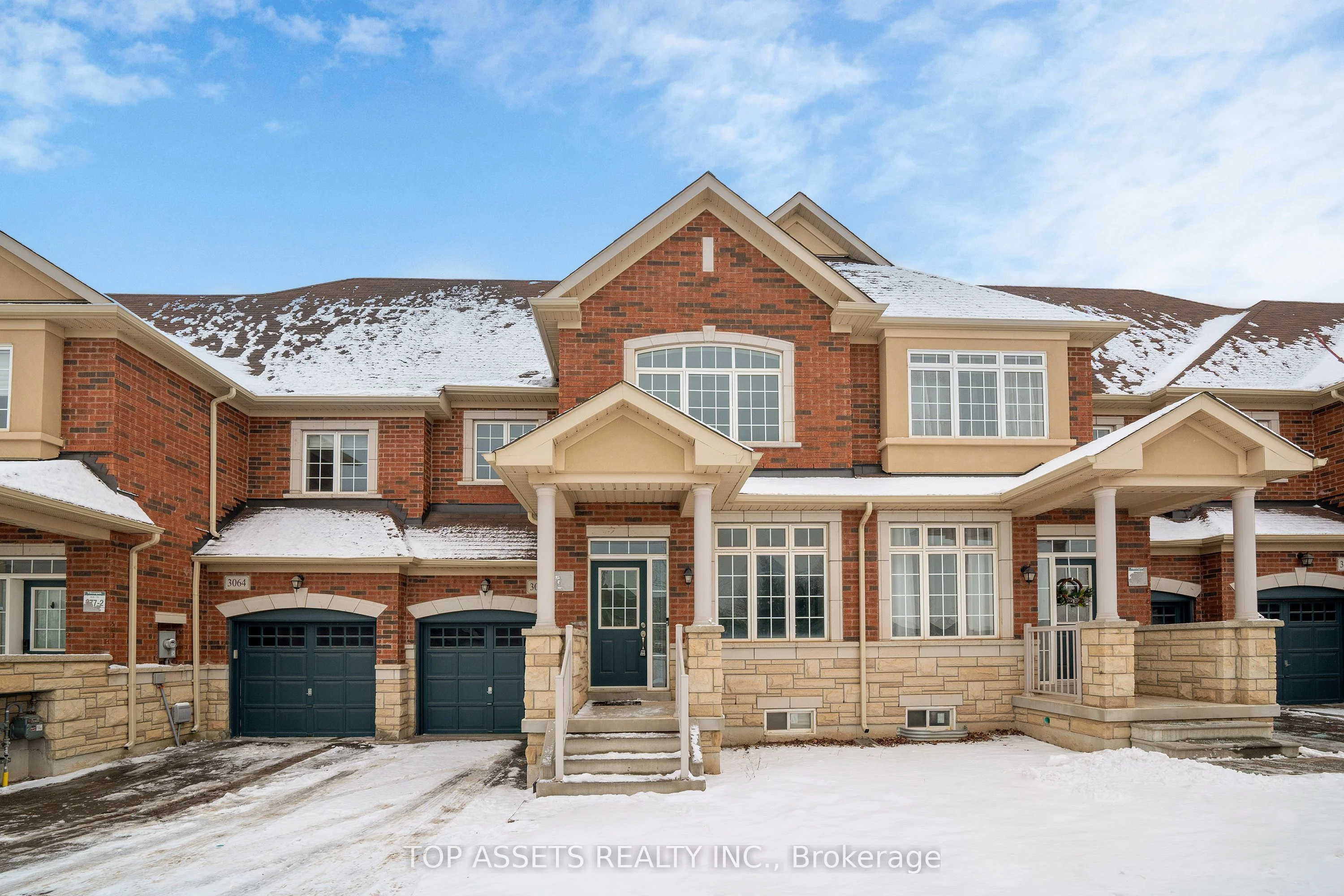 Att/Row/Townhouse in Oakville