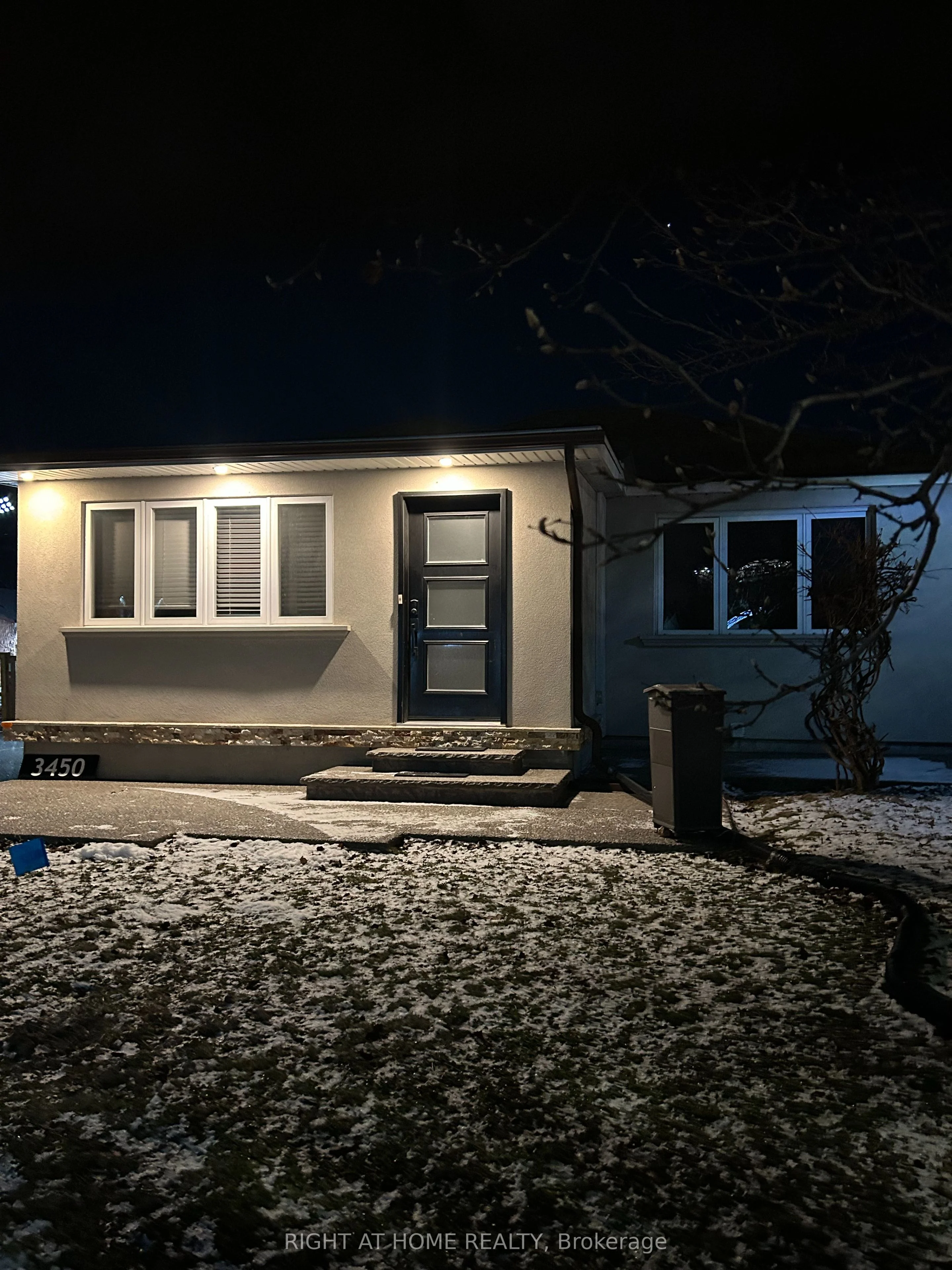 3450 Cawthra Road, Mississauga, ON L5A 2X7