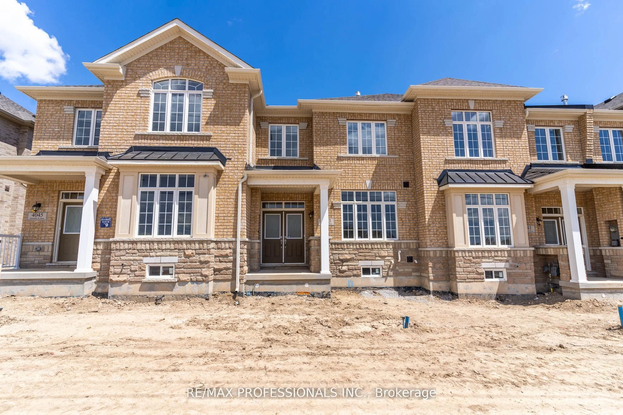 Att/Row/Townhouse in Oakville