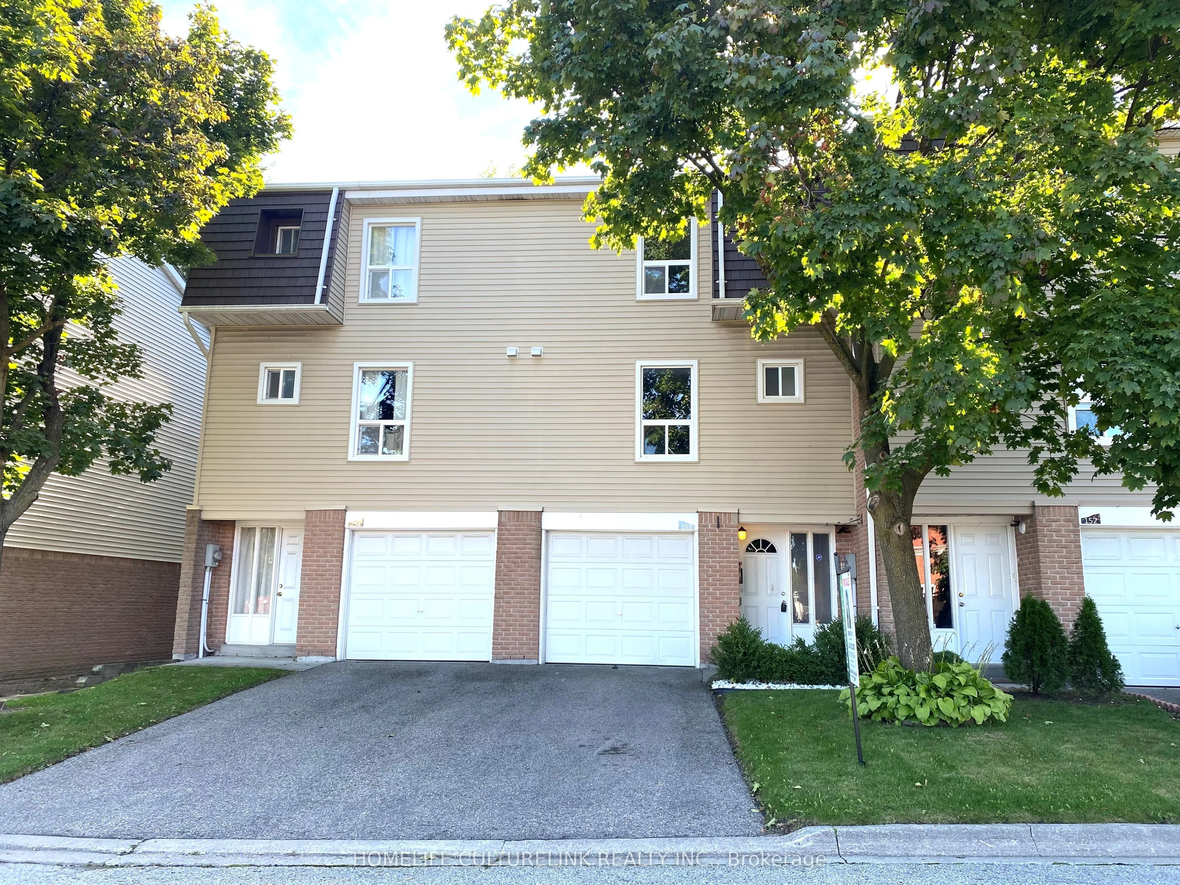 Condo Townhouse in Brampton
