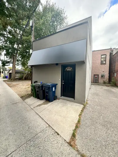 3100 Dundas Street W 2, Toronto W02, On M6p 1z8