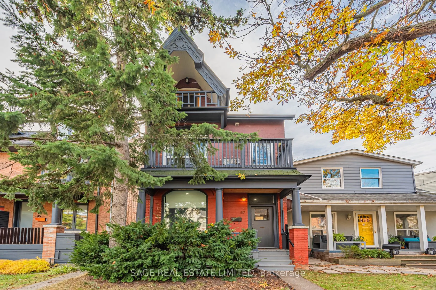 37 Garden Avenue, Toronto W01, On M6r 1h5